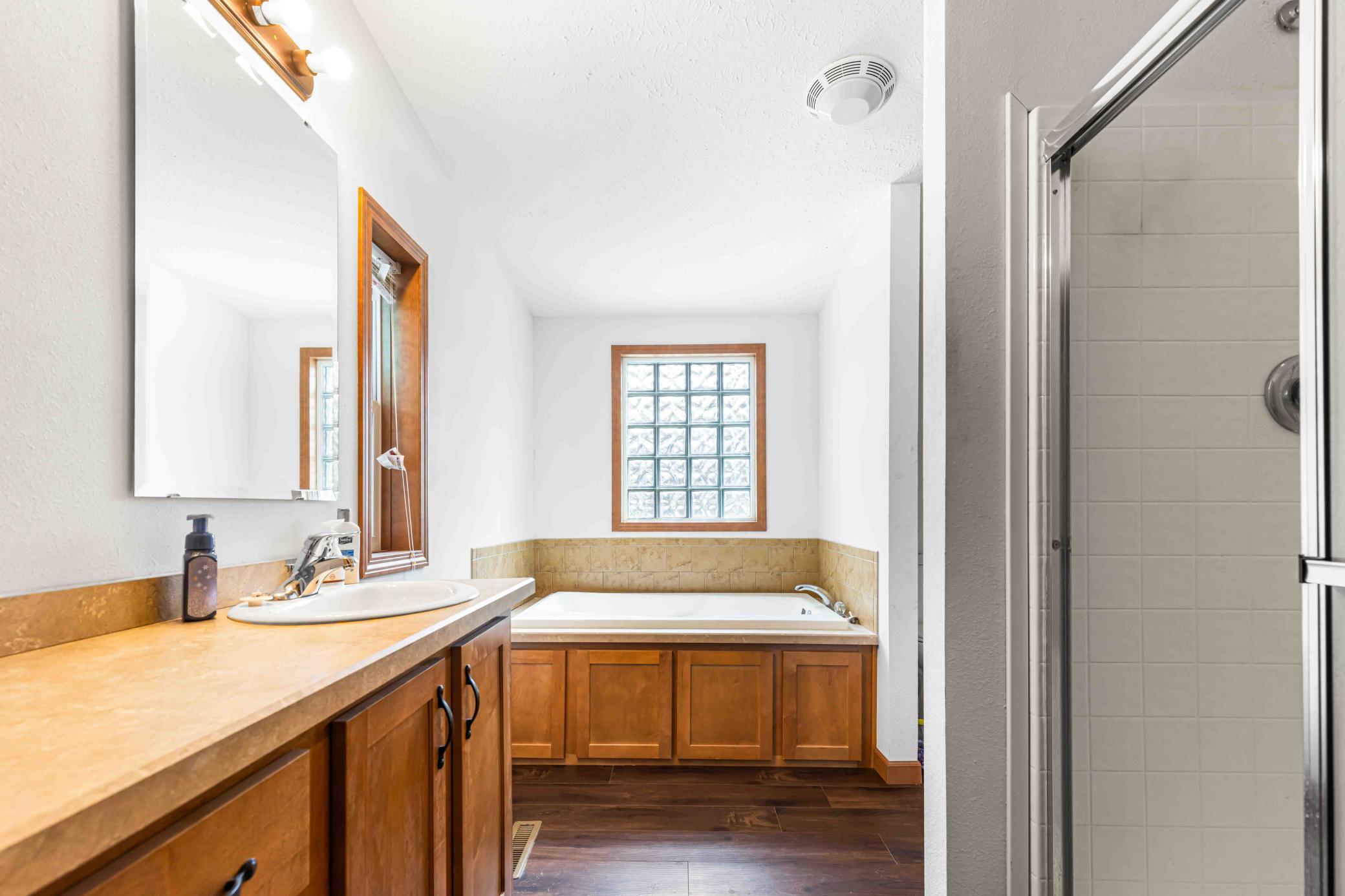 2014 single family home for sale at 137 Roosevelt Street in Cayuga, ND — 3 bed, 3 bath (photo 44 of 58)