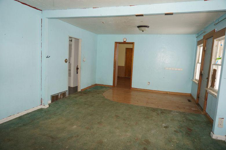 1910 single family home for sale at 307 4th Street N in Richardton, ND — 5 bed, 1 bath (photo 3 of 9)