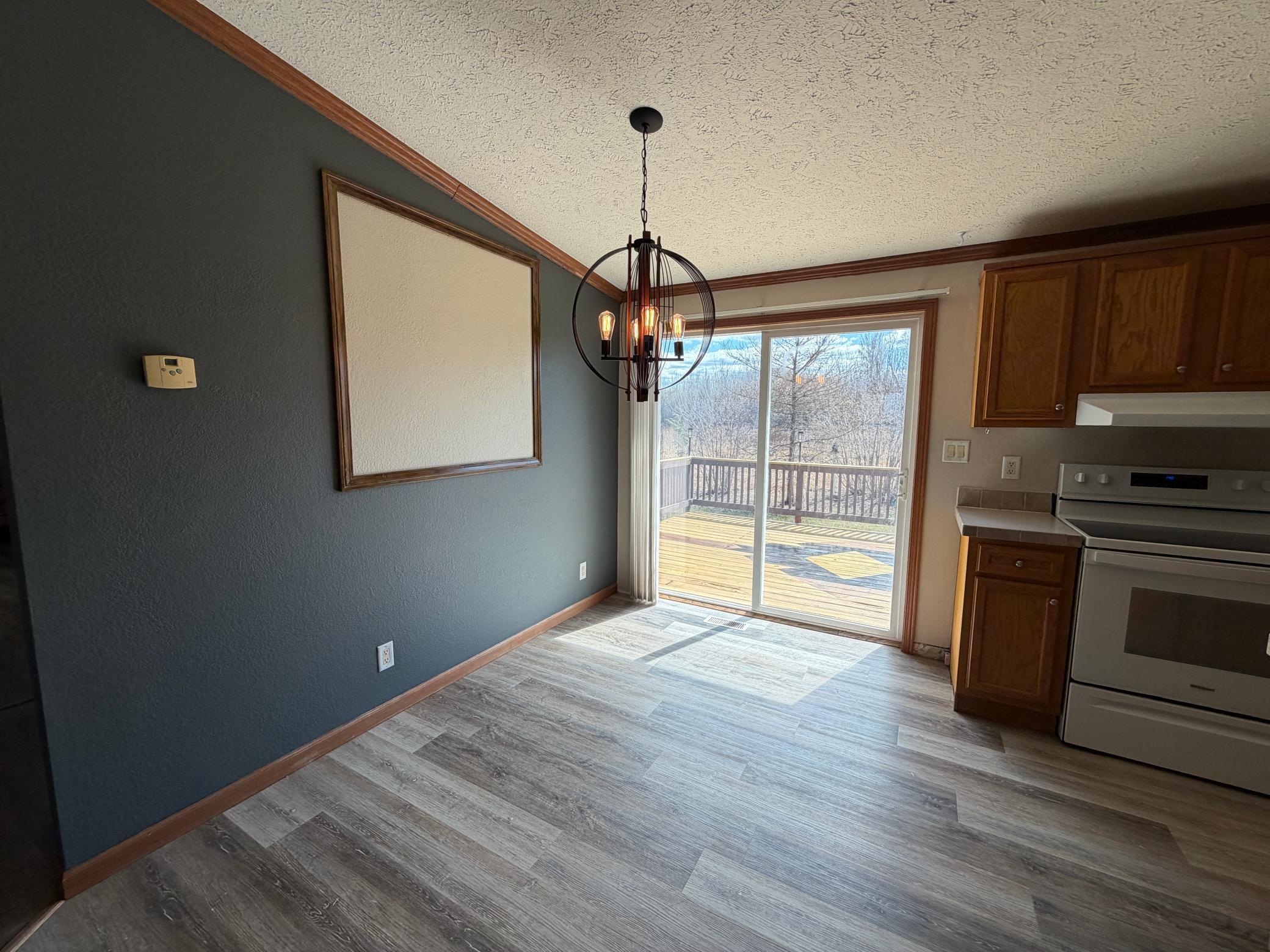 2004 single family home for sale at 58296 County Road 12 in Warroad, MN — 3 bed, 2 bath (photo 3 of 42)