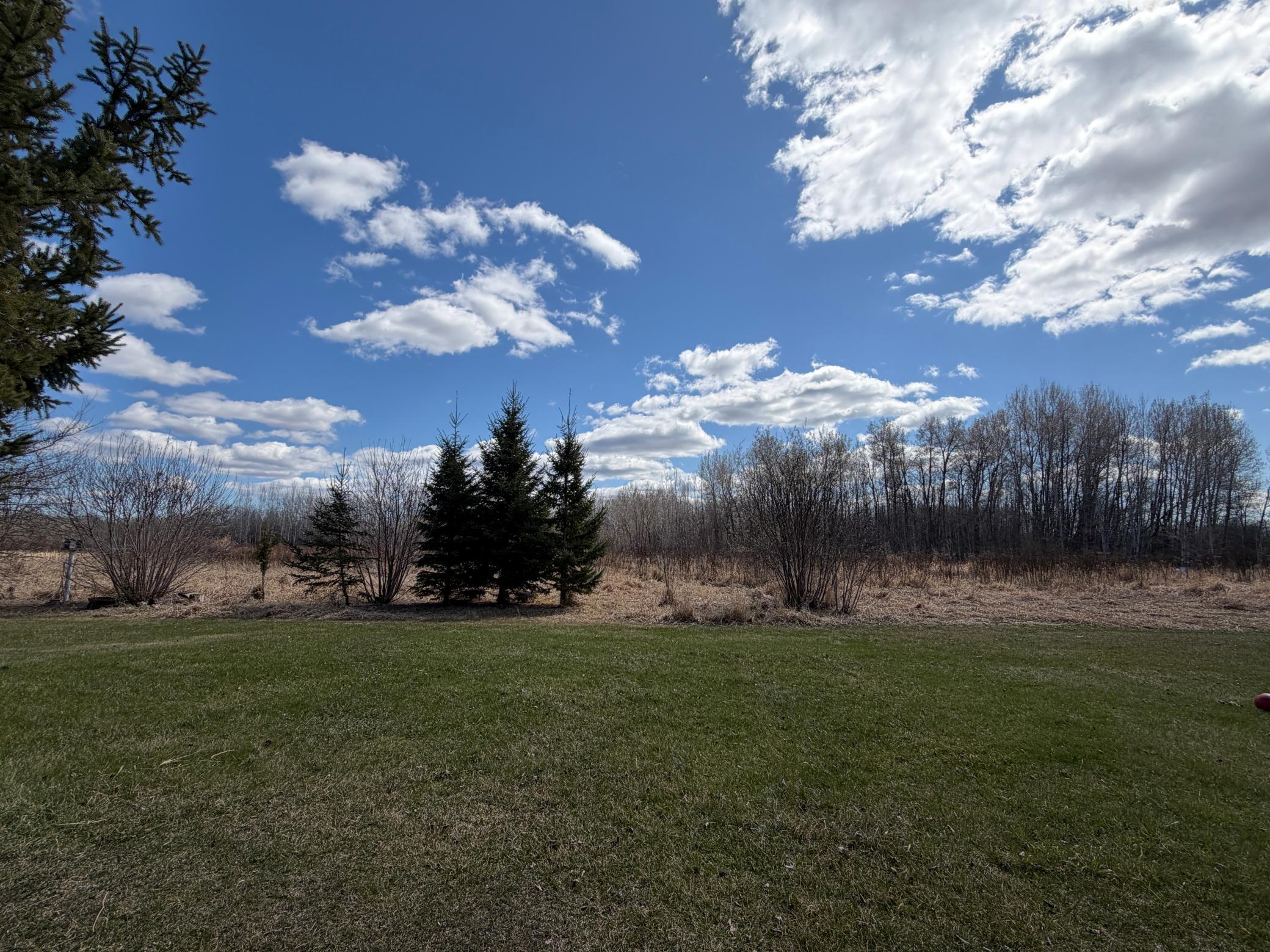 2004 single family home for sale at 58296 County Road 12 in Warroad, MN — 3 bed, 2 bath (photo 24 of 42)