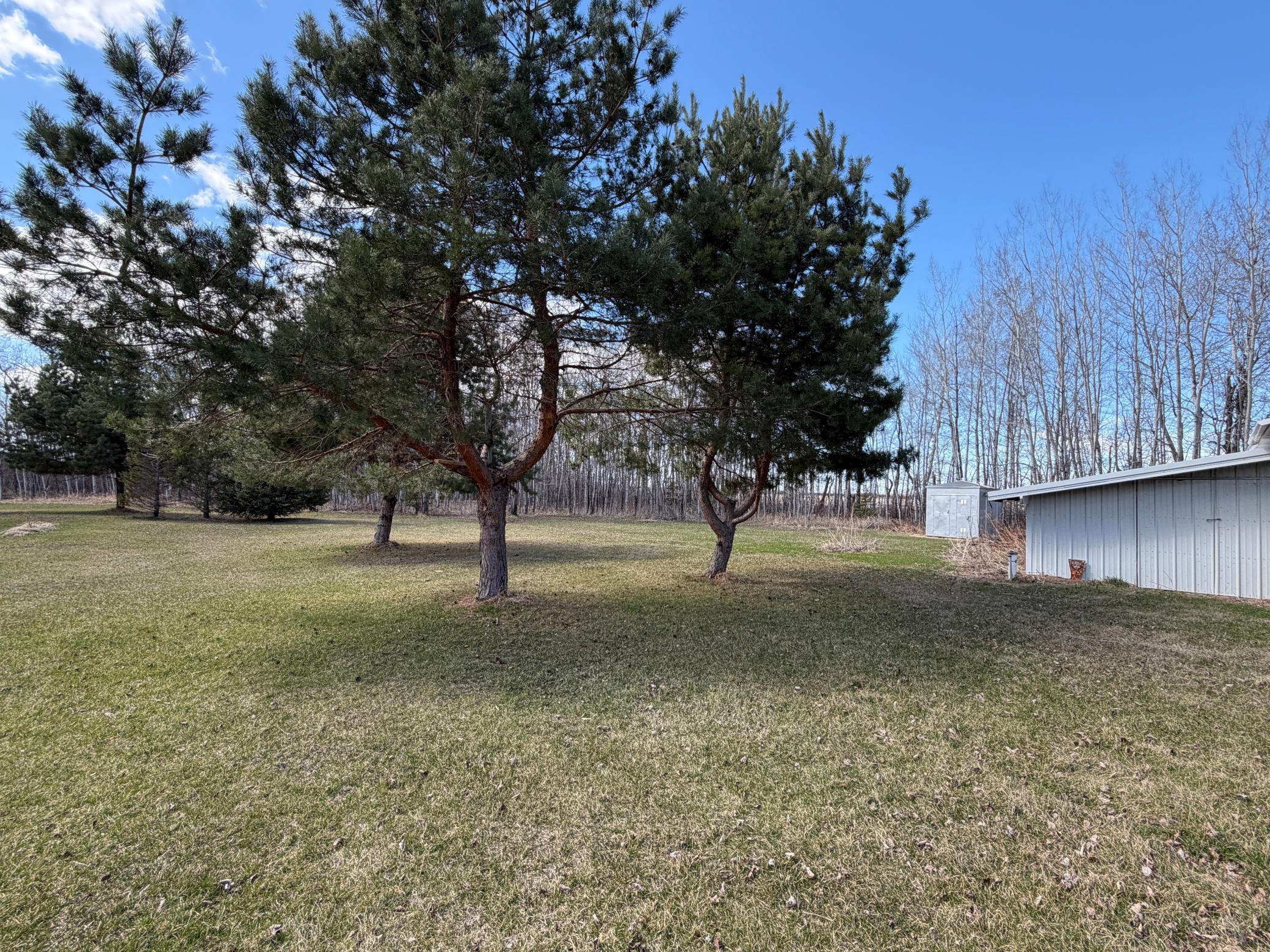 2004 single family home for sale at 58296 County Road 12 in Warroad, MN — 3 bed, 2 bath (photo 25 of 42)