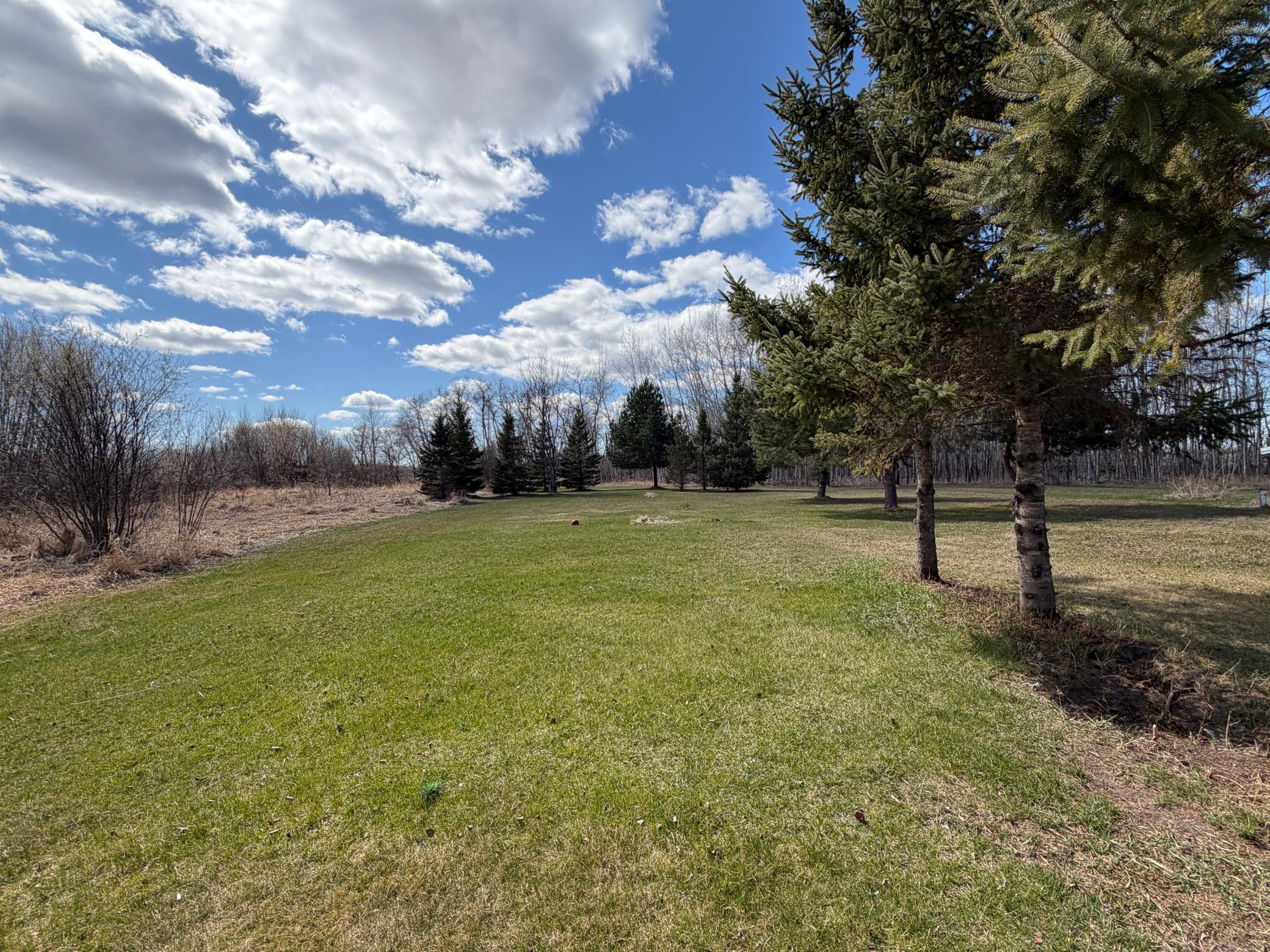 2004 single family home for sale at 58296 County Road 12 in Warroad, MN — 3 bed, 2 bath (photo 27 of 42)