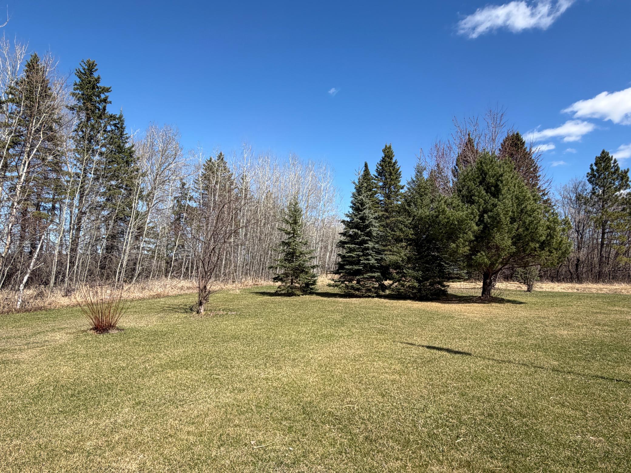 2004 single family home for sale at 58296 County Road 12 in Warroad, MN — 3 bed, 2 bath (photo 28 of 42)