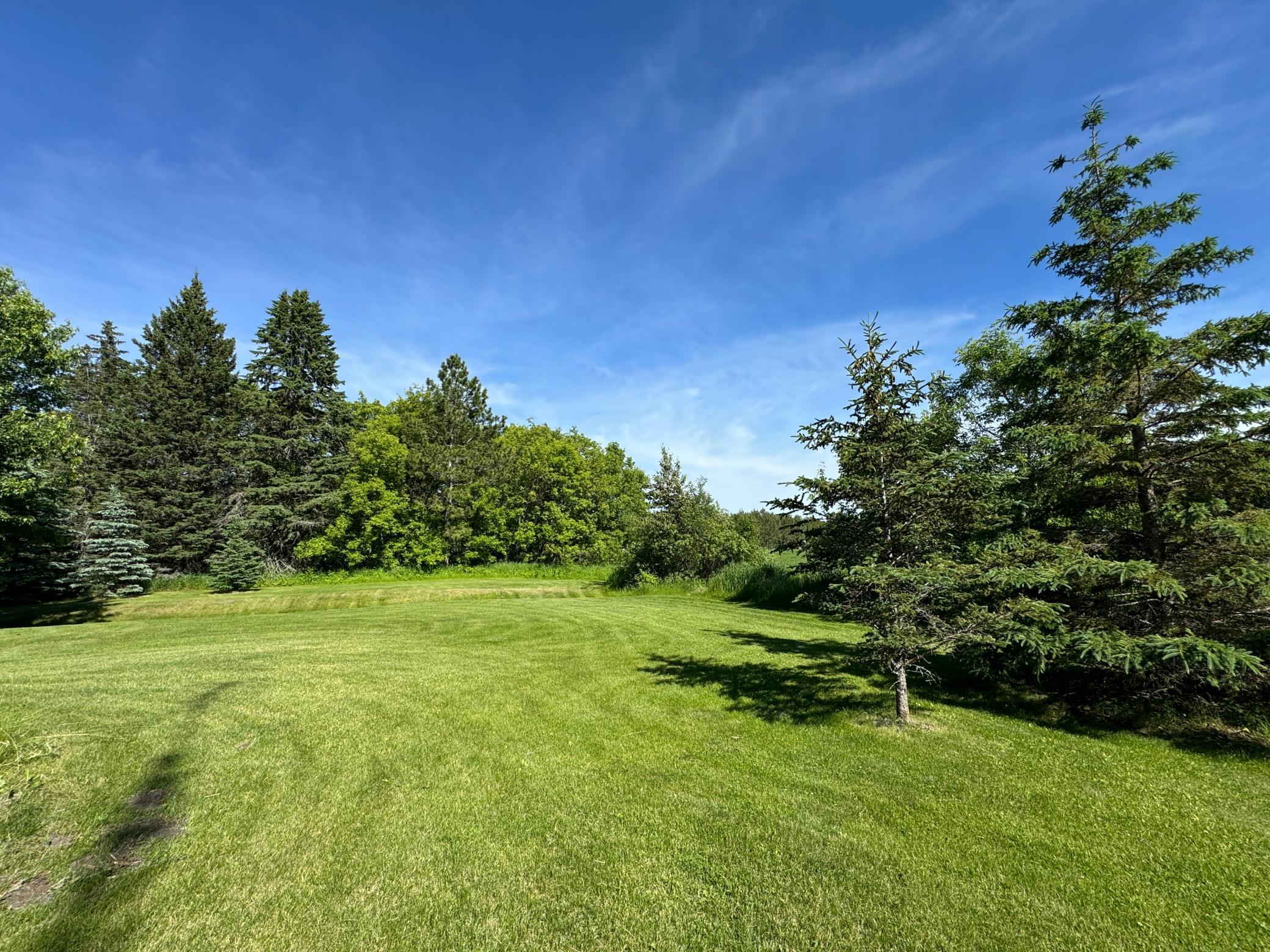 2004 single family home for sale at 58296 County Road 12 in Warroad, MN — 3 bed, 2 bath (photo 33 of 42)