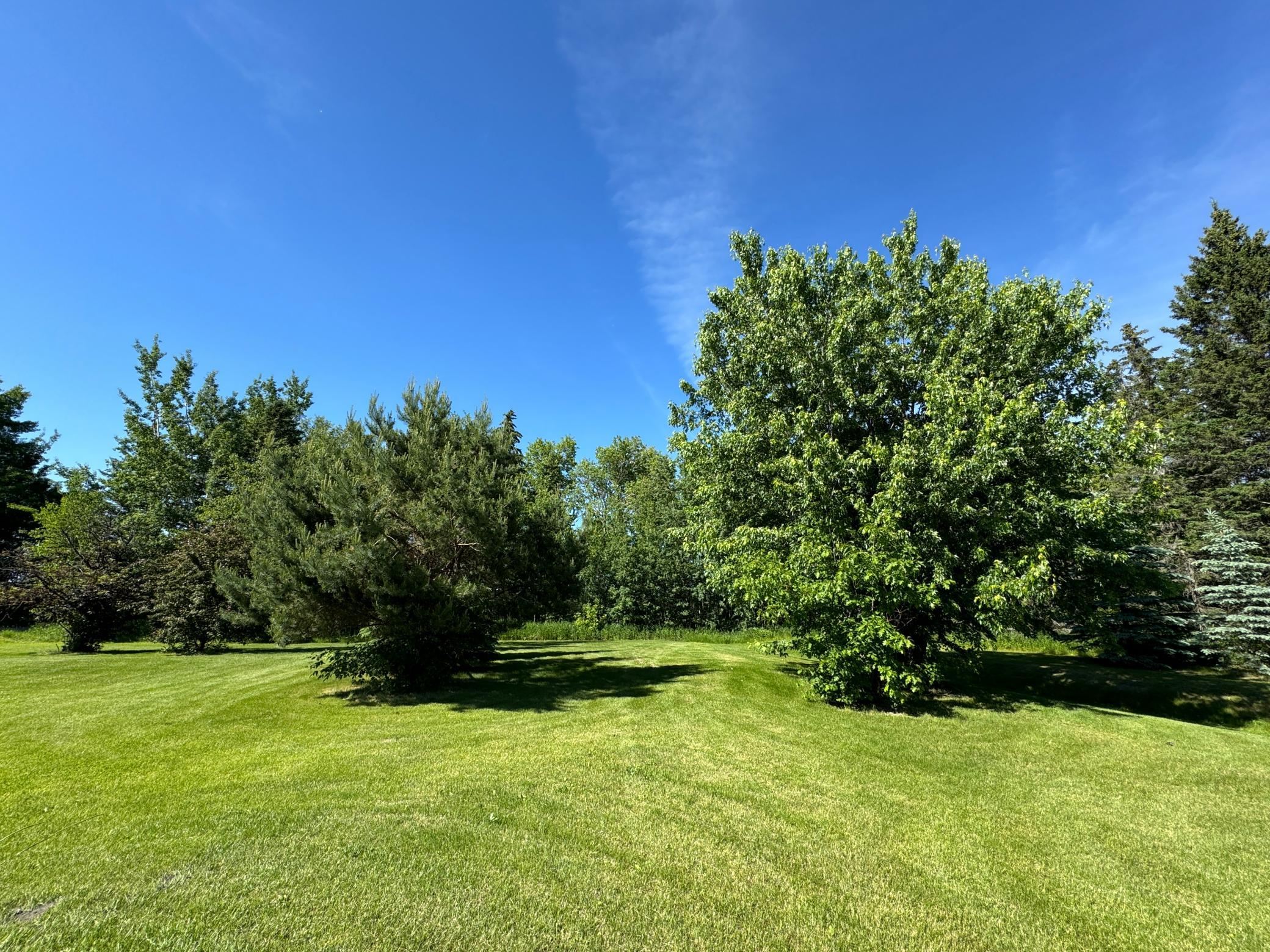 2004 single family home for sale at 58296 County Road 12 in Warroad, MN — 3 bed, 2 bath (photo 35 of 42)