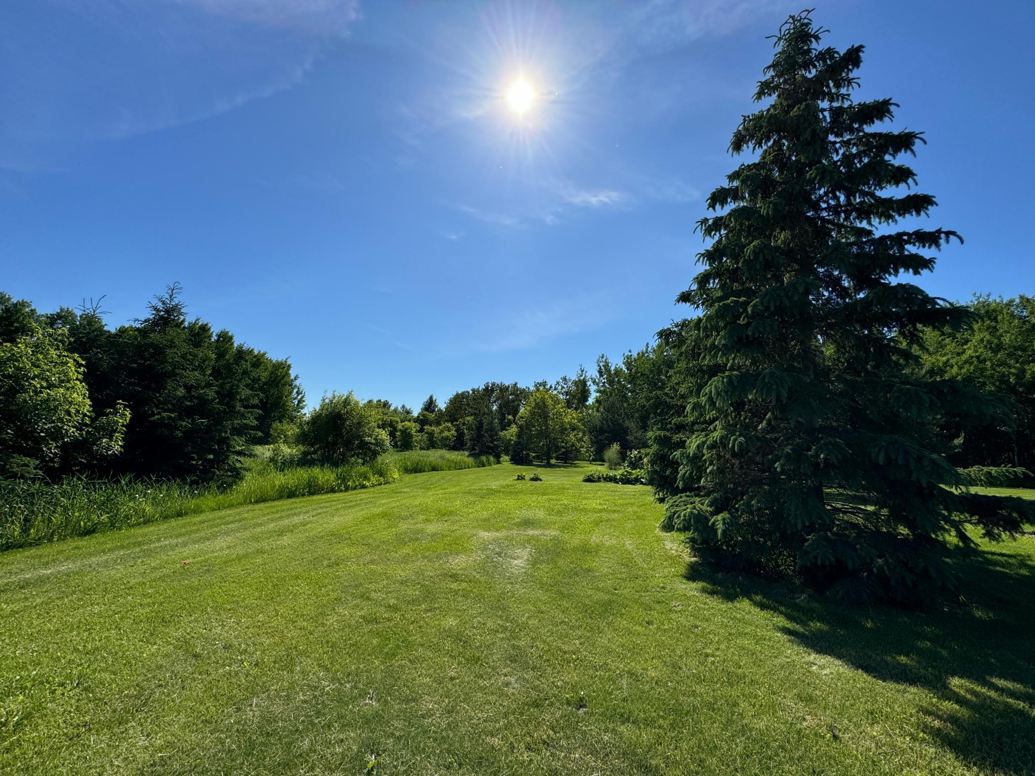2004 single family home for sale at 58296 County Road 12 in Warroad, MN — 3 bed, 2 bath (photo 36 of 42)