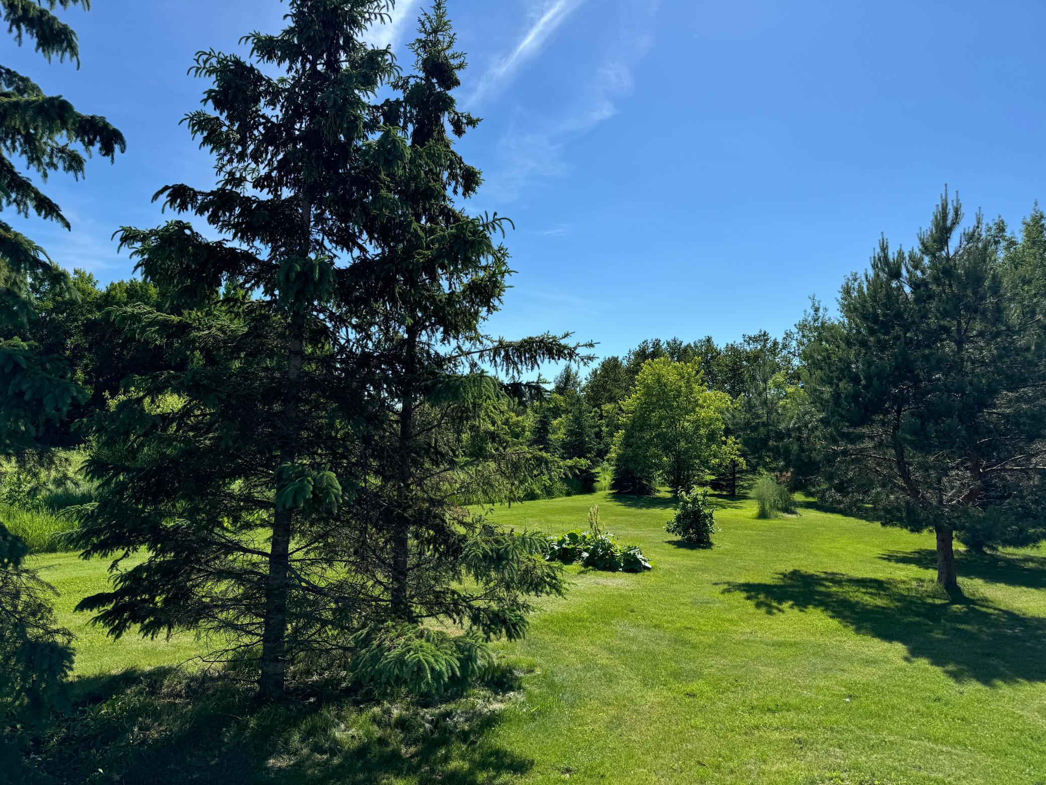 2004 single family home for sale at 58296 County Road 12 in Warroad, MN — 3 bed, 2 bath (photo 38 of 42)