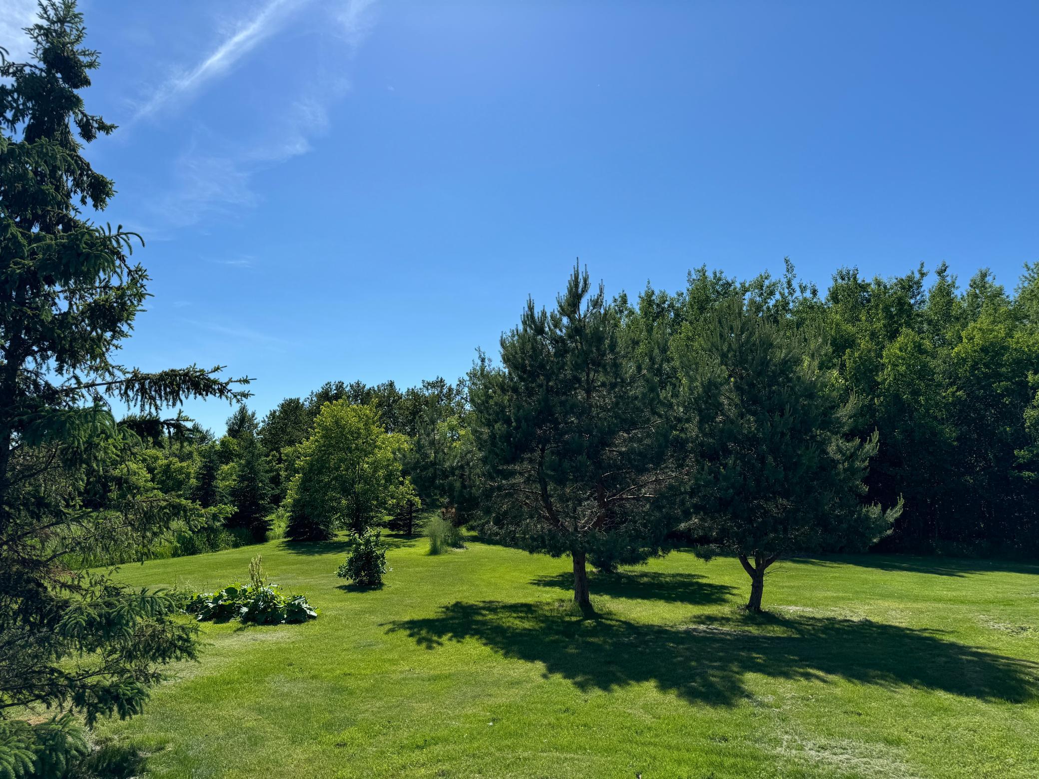 2004 single family home for sale at 58296 County Road 12 in Warroad, MN — 3 bed, 2 bath (photo 39 of 42)