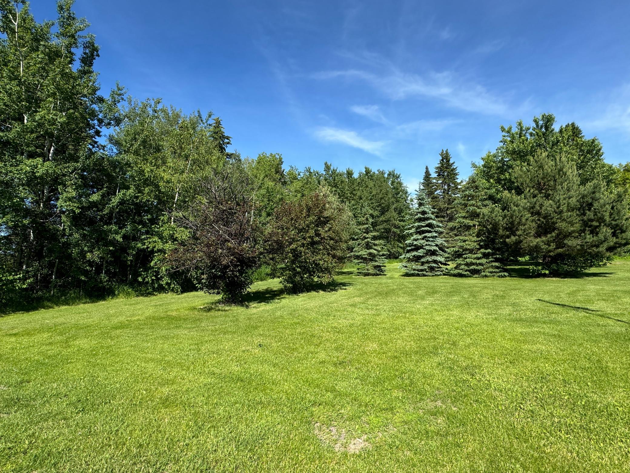 2004 single family home for sale at 58296 County Road 12 in Warroad, MN — 3 bed, 2 bath (photo 40 of 42)