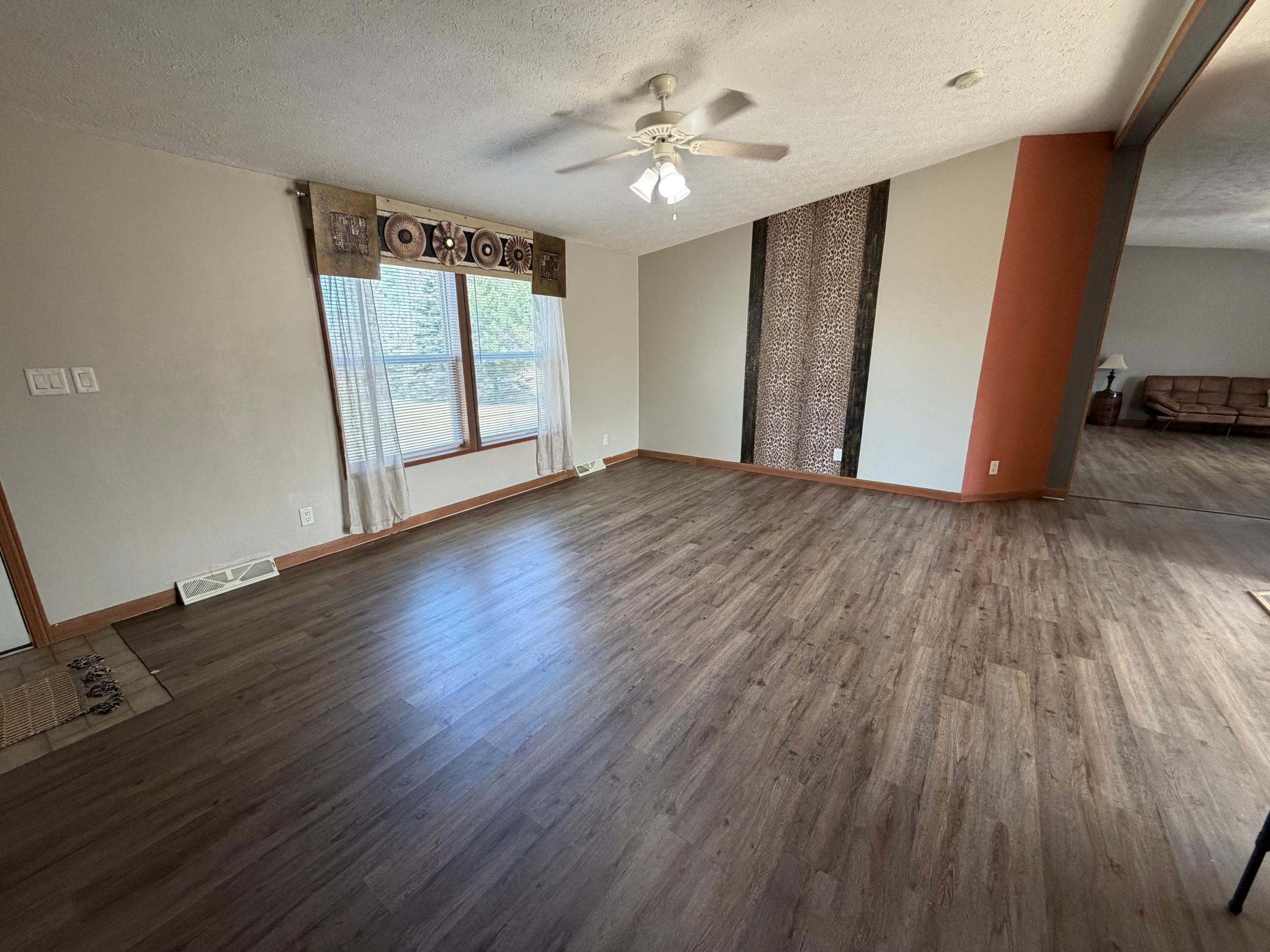 2004 single family home for sale at 58296 County Road 12 in Warroad, MN — 3 bed, 2 bath (photo 9 of 42)