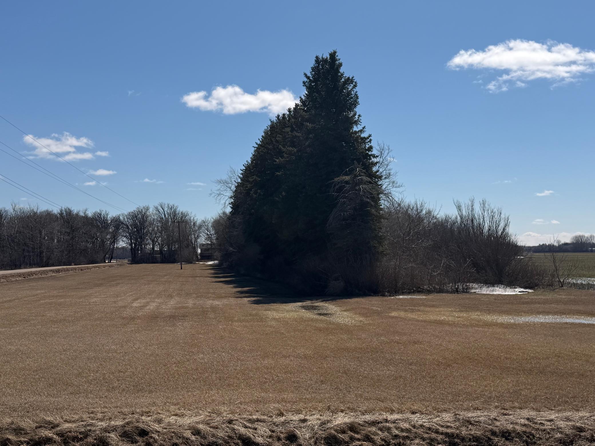 1995 single family home for sale at 37488 320th Street in Roseau, MN — 4 bed, 3 bath (photo 12 of 13)