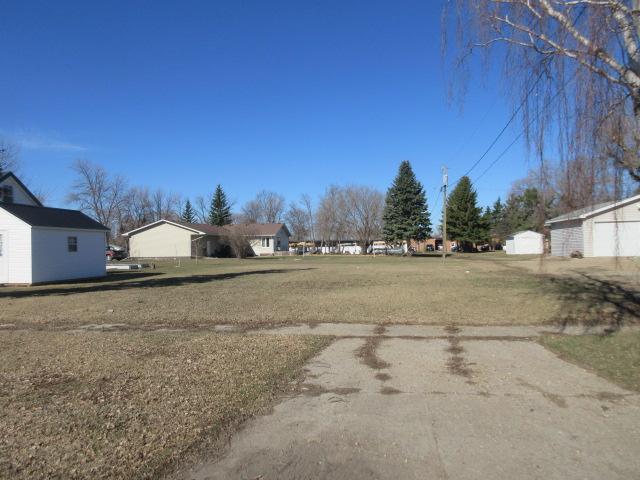 1949 land for sale at 275 3rd Street in Minto, ND