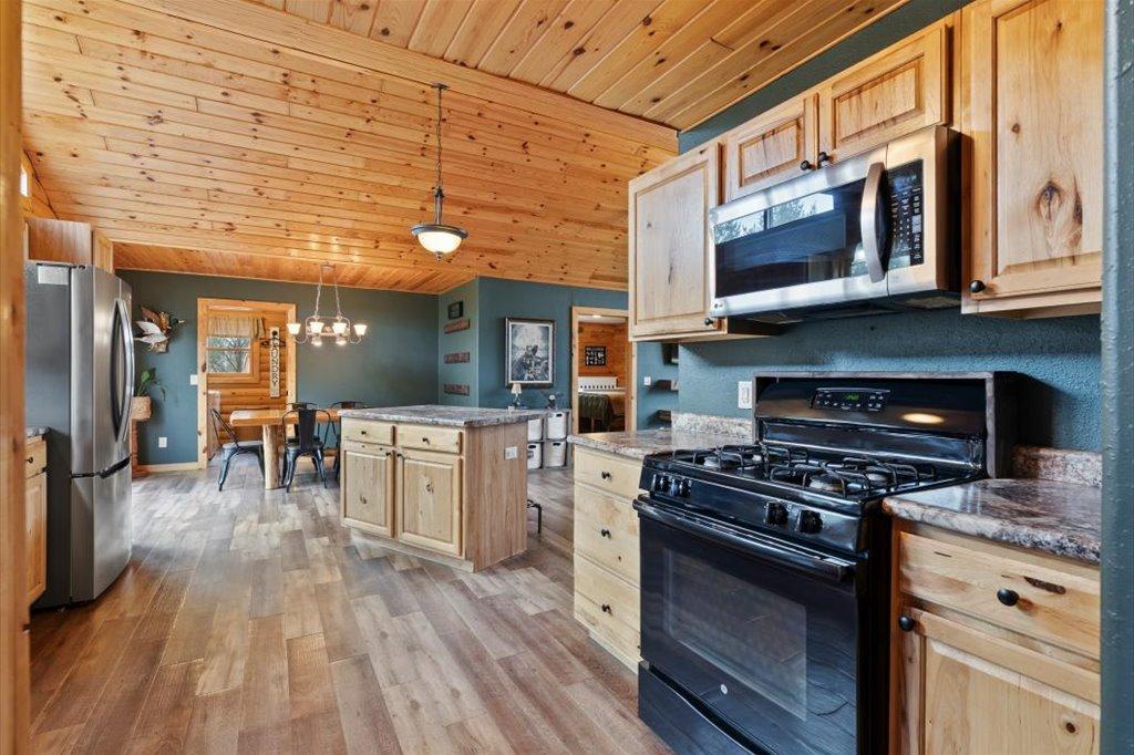 2015 single family home for sale at 7367 Hunter Circle in Brainerd, MN — 4 bed, 3 bath (photo 5 of 35)