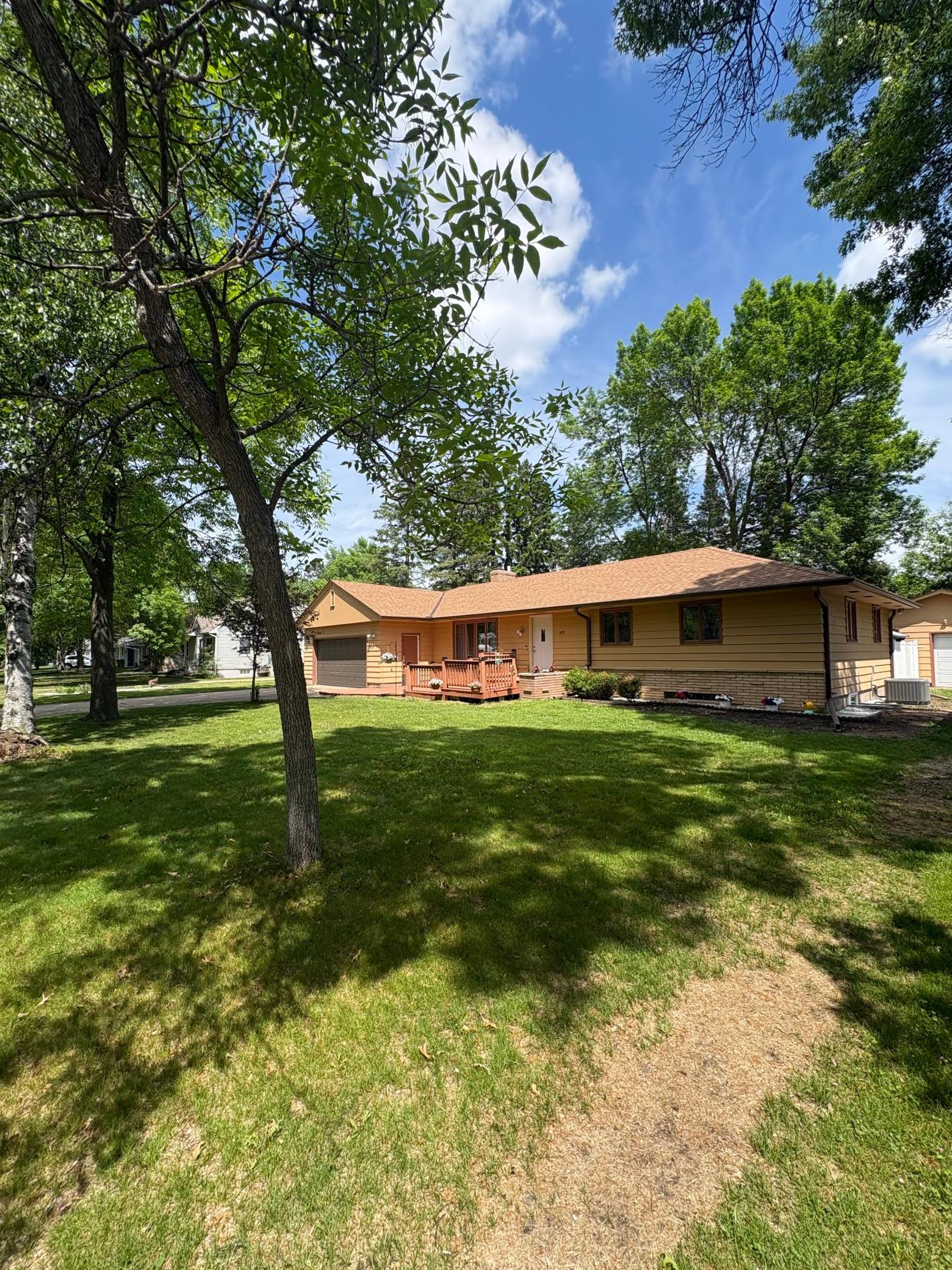 1960 single family home for sale at 1829 Graydon Avenue in Brainerd, MN — 4 bed, 3 bath (photo 3 of 3)