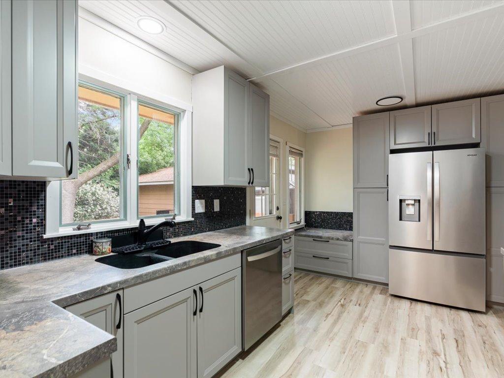 1960 single family home for sale at 1829 Graydon Avenue in Brainerd, MN — 4 bed, 3 bath (photo 14 of 31)