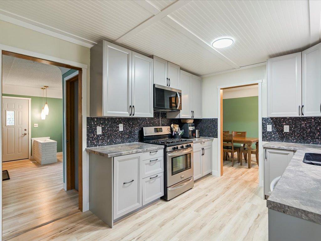 1960 single family home for sale at 1829 Graydon Avenue in Brainerd, MN — 4 bed, 3 bath (photo 15 of 31)