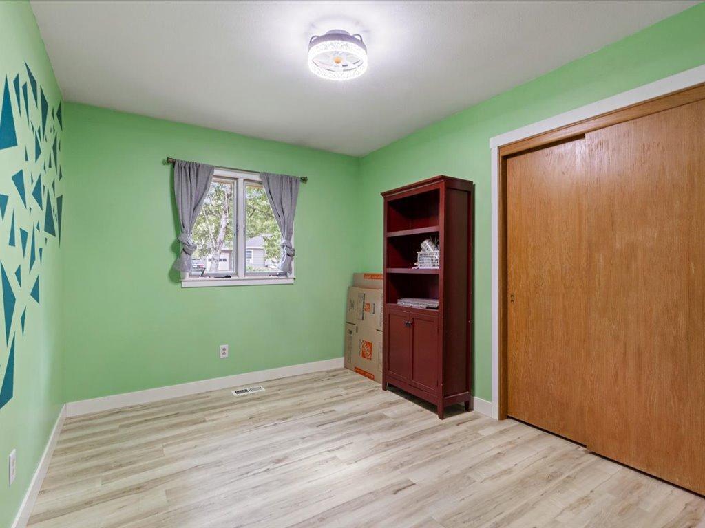 1960 single family home for sale at 1829 Graydon Avenue in Brainerd, MN — 4 bed, 3 bath (photo 17 of 31)