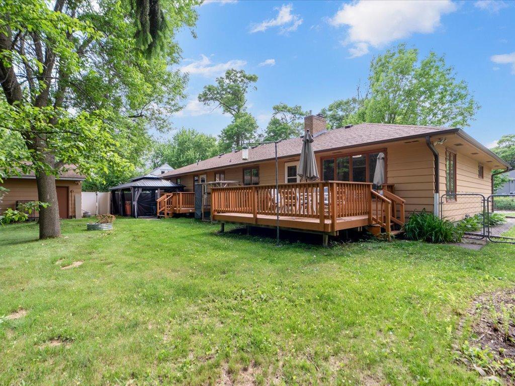 1960 single family home for sale at 1829 Graydon Avenue in Brainerd, MN — 4 bed, 3 bath (photo 4 of 31)