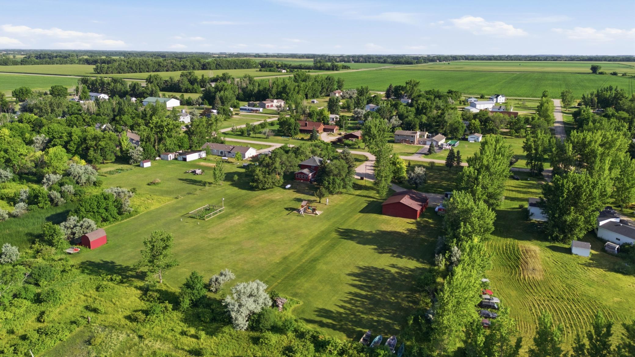 1979 single family home for sale at 14237 30th Avenue S in Glyndon, MN — 3 bed, 3 bath (photo 44 of 48)