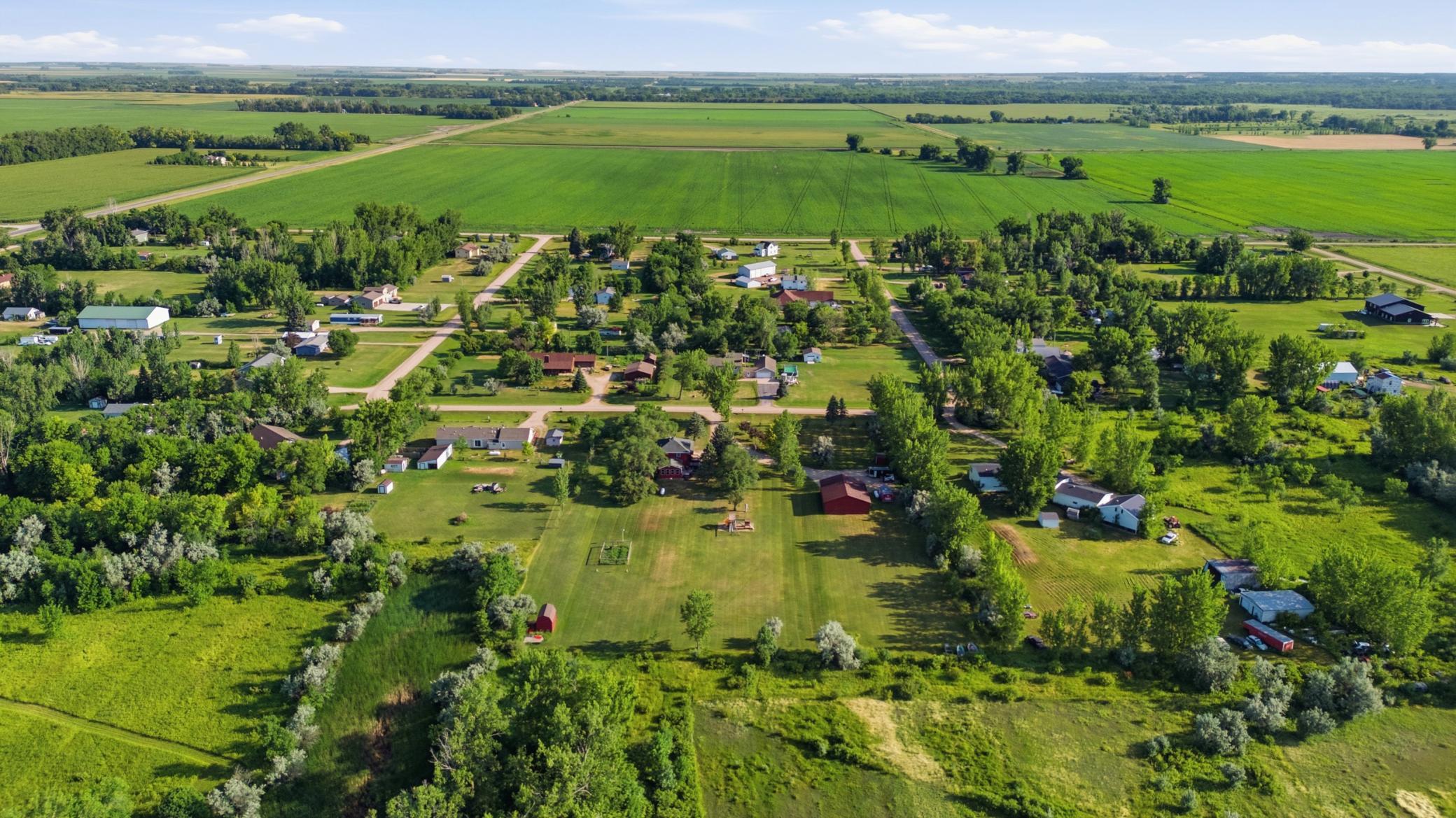 1979 single family home for sale at 14237 30th Avenue S in Glyndon, MN — 3 bed, 3 bath (photo 48 of 48)