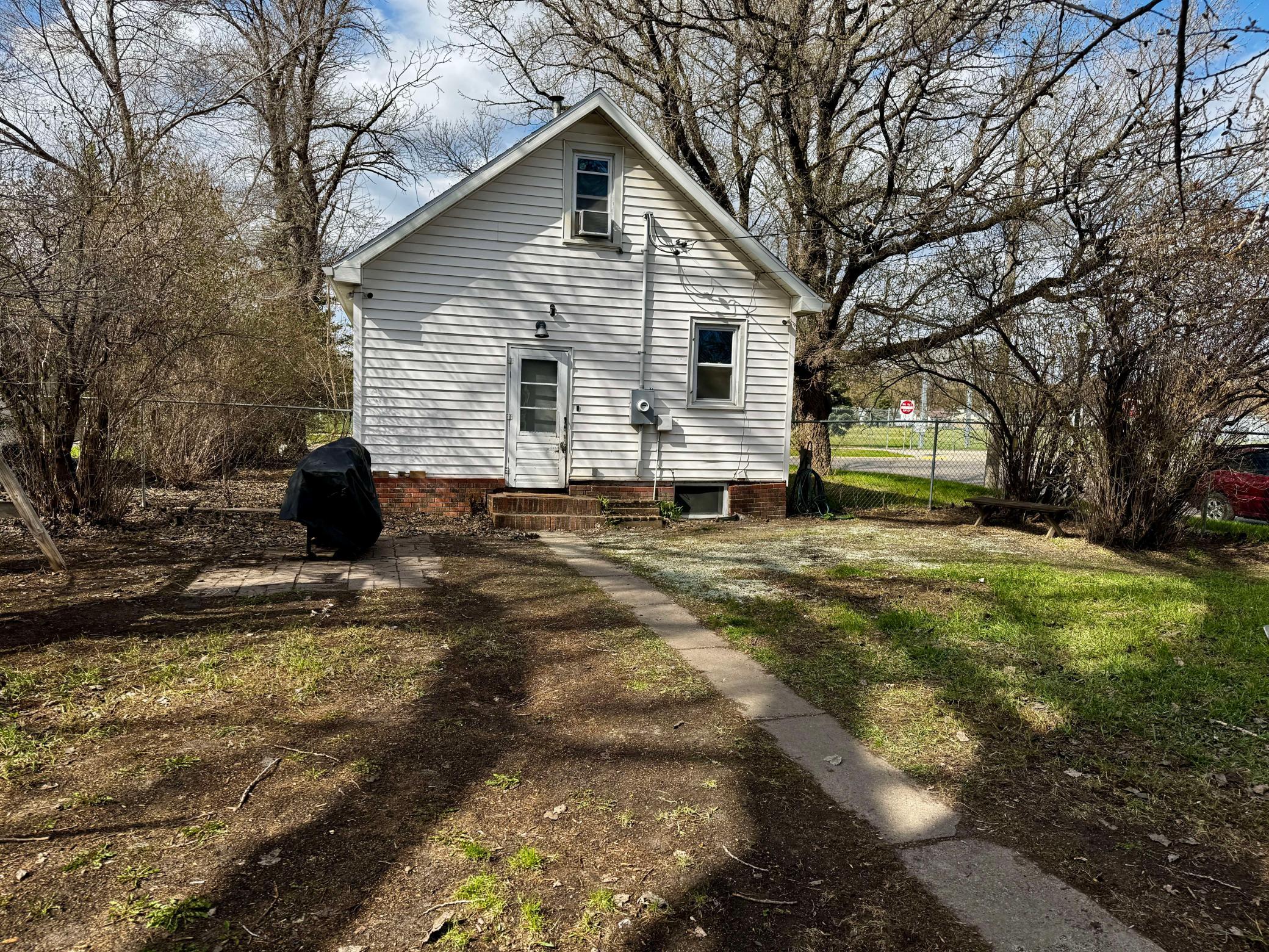 1622 S 11th Avenue S, Fargo ND 58103 - Photo 3 of 21