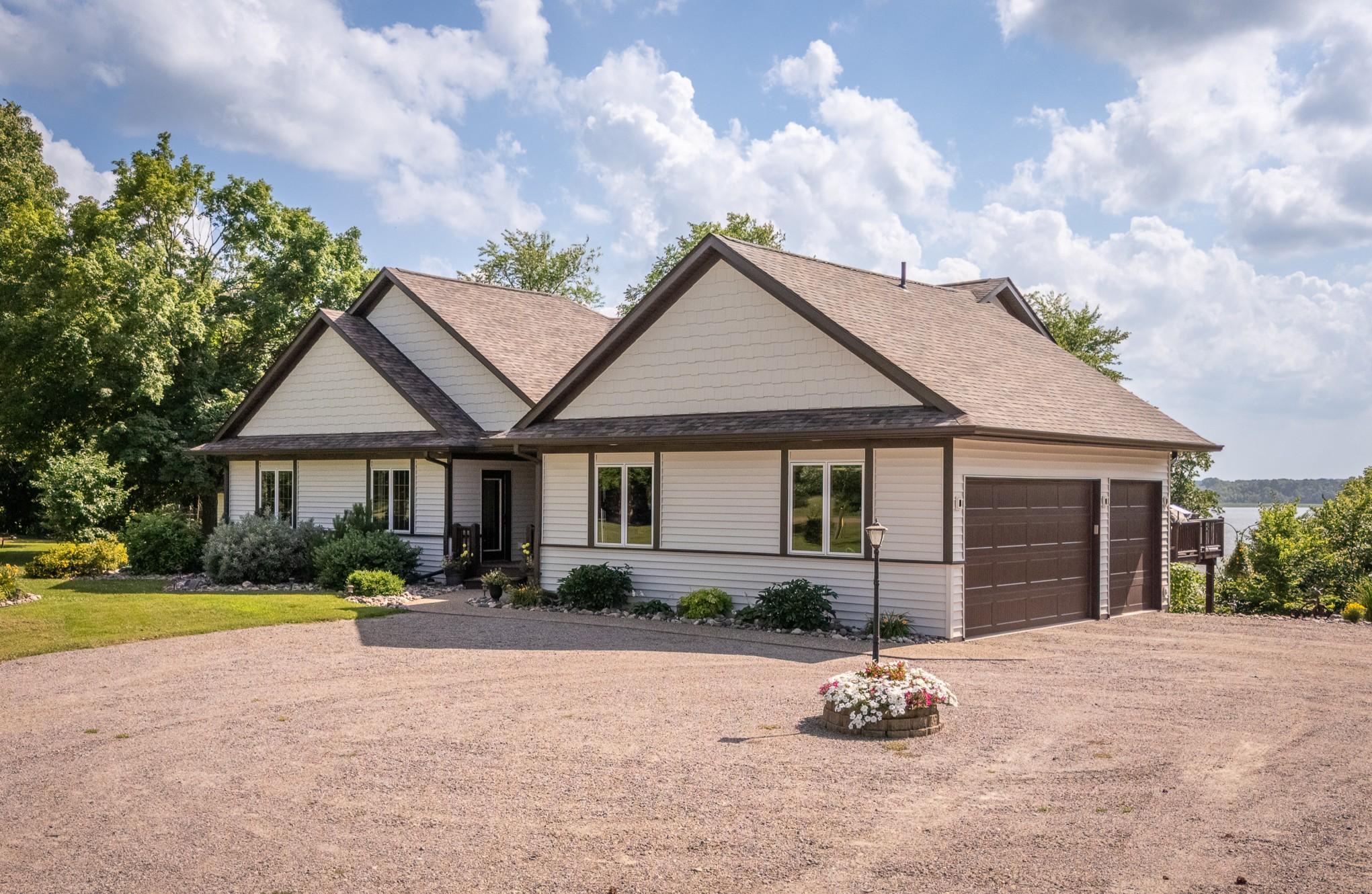 2003 single family home for sale at 30291 Duckweed Drive in Burtrum, MN — 4 bed, 3 bath (photo 15 of 66)