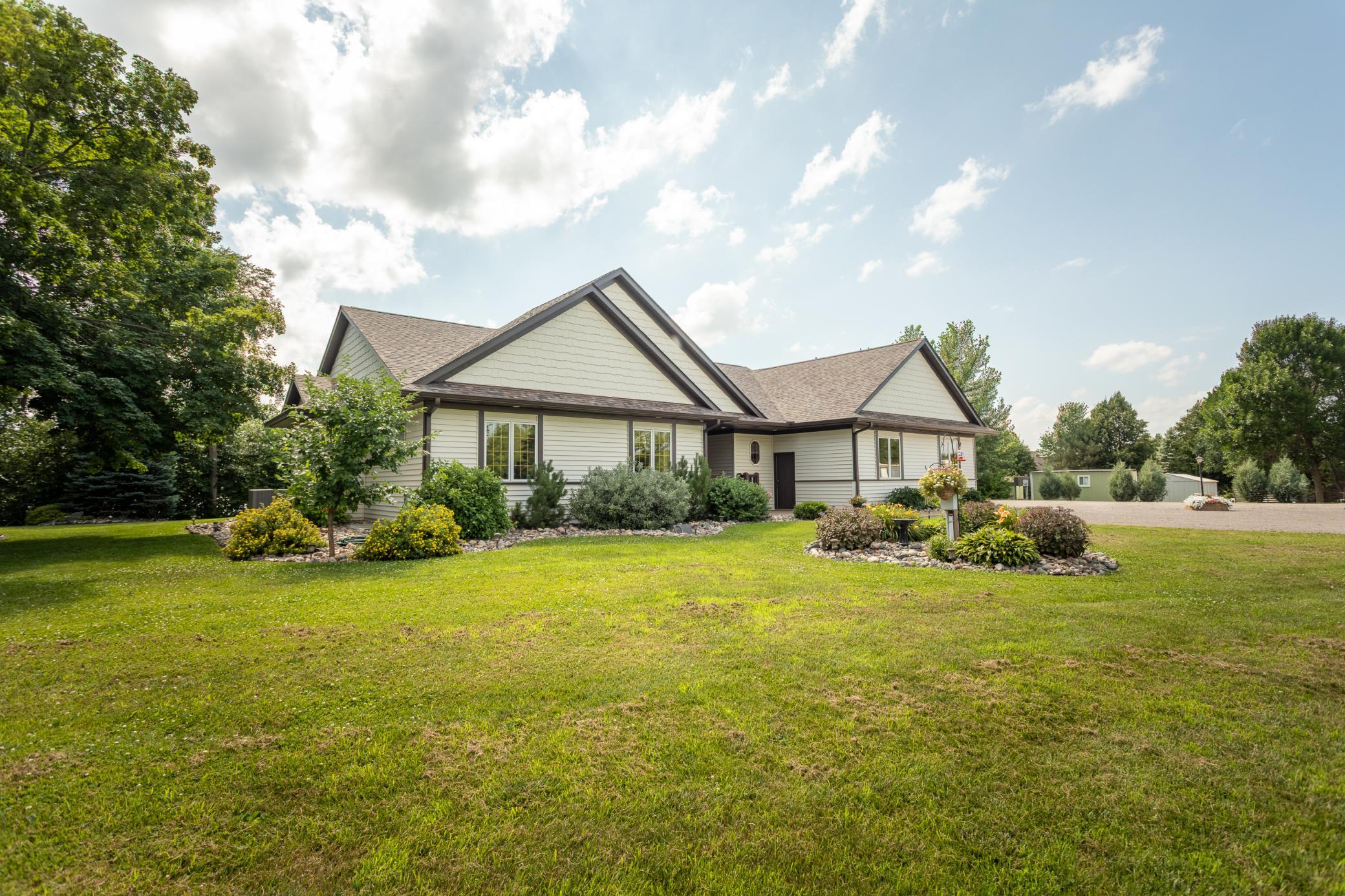 2003 single family home for sale at 30291 Duckweed Drive in Burtrum, MN — 4 bed, 3 bath (photo 10 of 66)