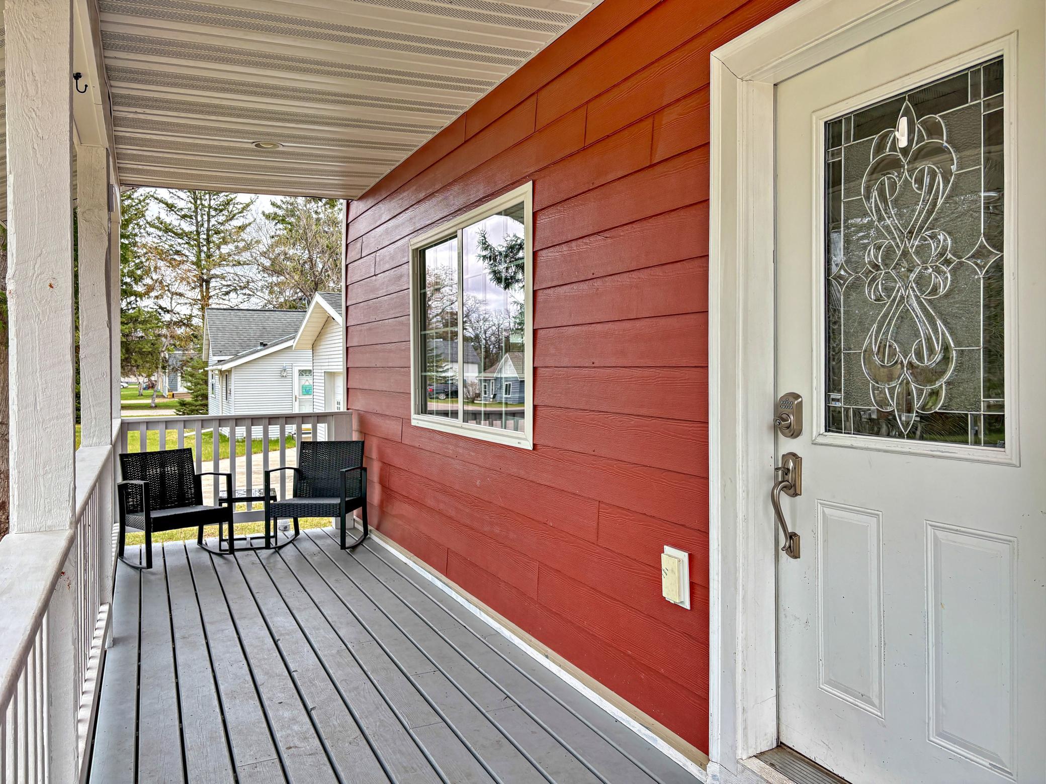 2008 single family home for sale at 232 2nd Street NW in Menahga, MN — 3 bed, 4 bath (photo 4 of 42)