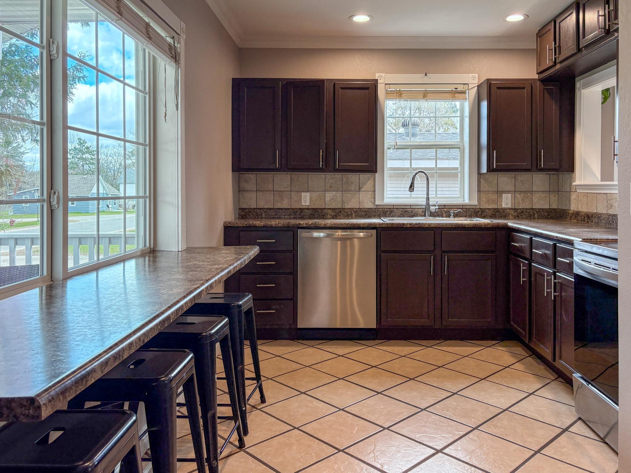 2008 single family home for sale at 232 2nd Street NW in Menahga, MN — 3 bed, 4 bath (photo 6 of 42)