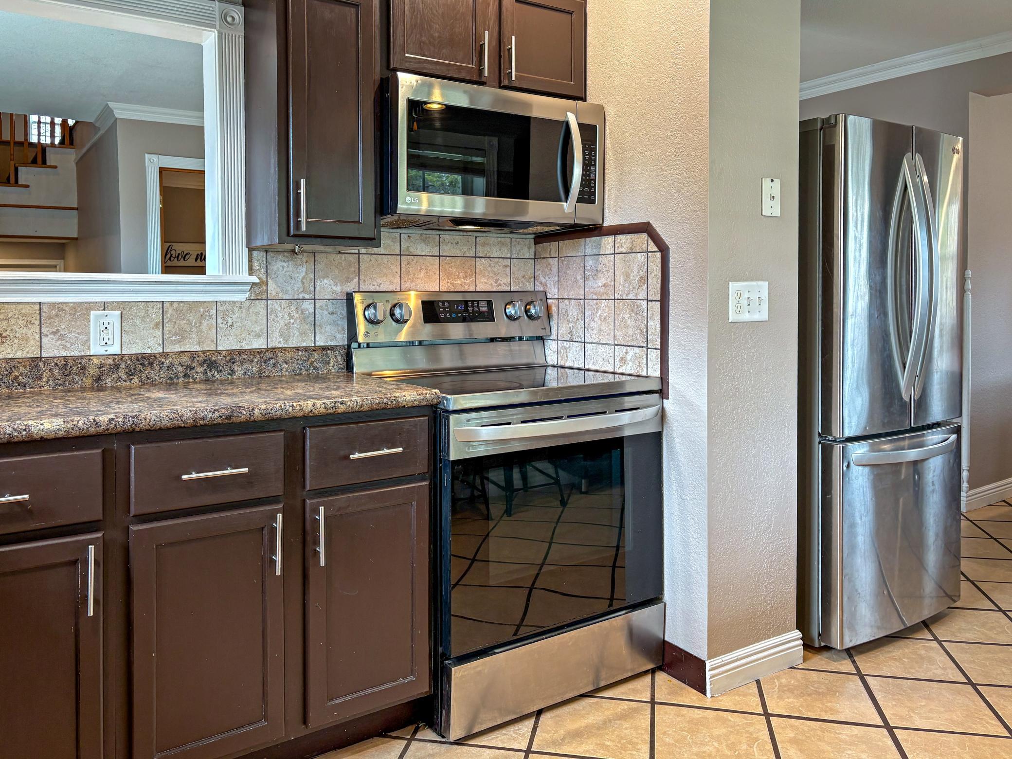 2008 single family home for sale at 232 2nd Street NW in Menahga, MN — 3 bed, 4 bath (photo 7 of 42)