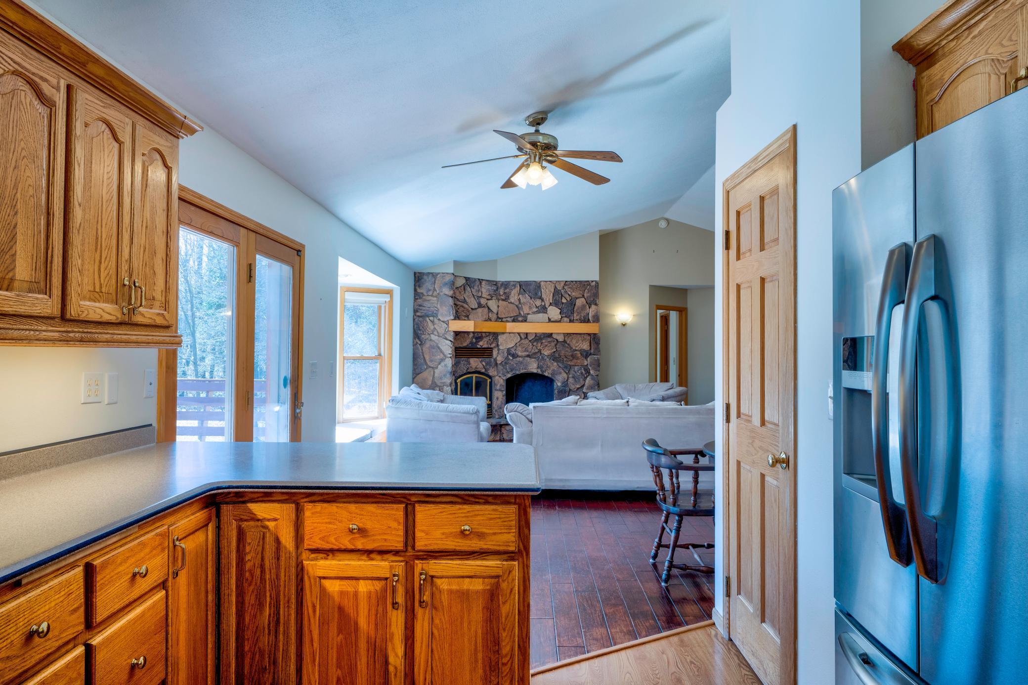 1997 single family home for sale at 1012 Maple Ridge Court NW in Bemidji, MN — 5 bed, 3 bath (photo 12 of 48)