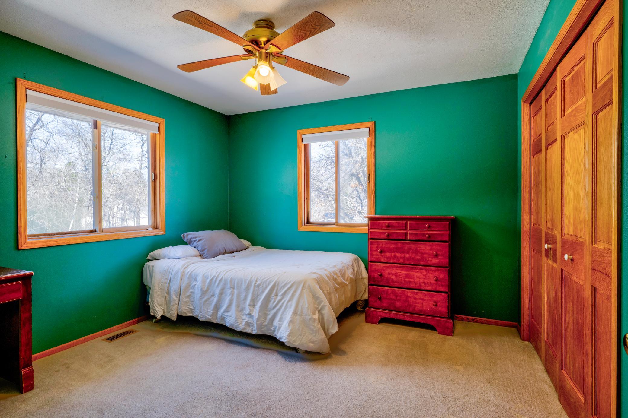 1997 single family home for sale at 1012 Maple Ridge Court NW in Bemidji, MN — 5 bed, 3 bath (photo 16 of 48)