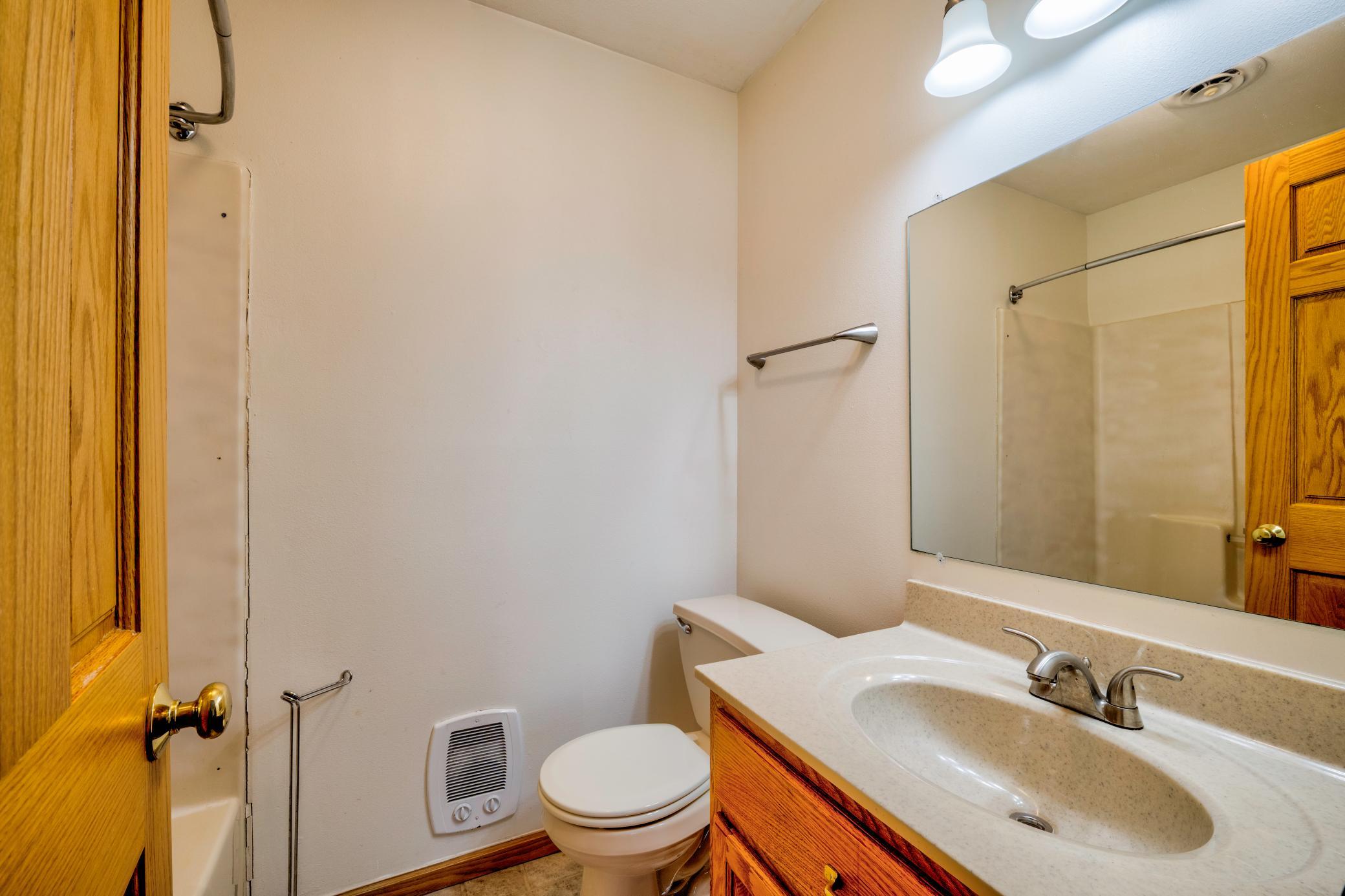 1997 single family home for sale at 1012 Maple Ridge Court NW in Bemidji, MN — 5 bed, 3 bath (photo 31 of 48)