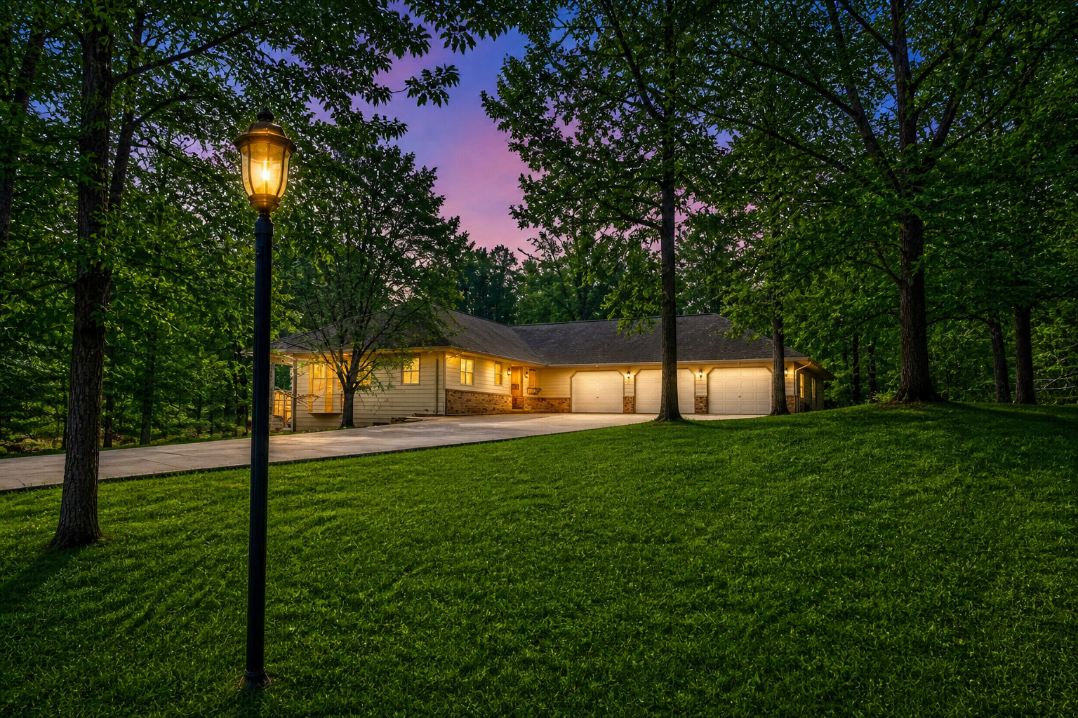 1997 single family home for sale at 1012 Maple Ridge Court NW in Bemidji, MN — 5 bed, 3 bath (photo 44 of 48)