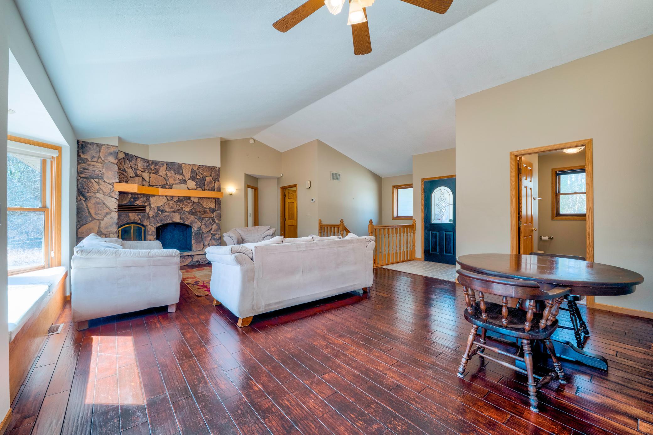 1997 single family home for sale at 1012 Maple Ridge Court NW in Bemidji, MN — 5 bed, 3 bath (photo 9 of 48)