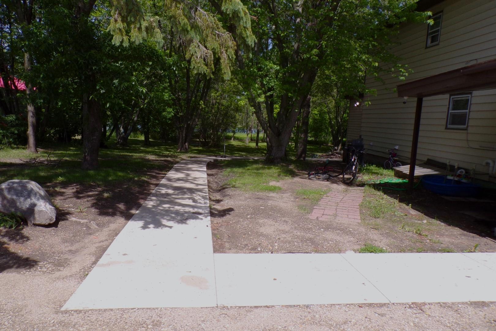 1954 home for sale at 1407 State Highway 29 N in Alexandria, MN — 9 bed, 4 bath (photo 7 of 38)