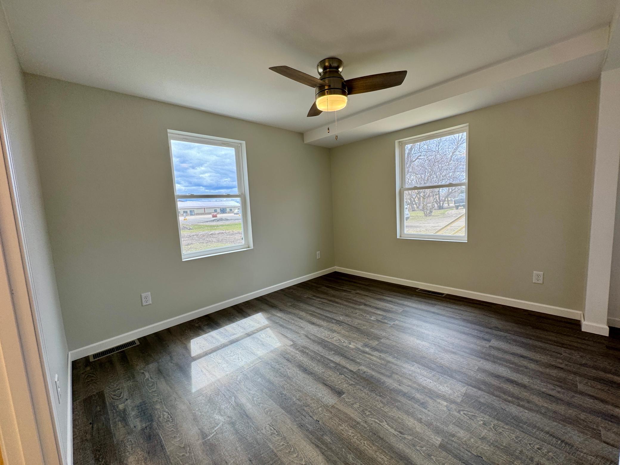 202 Washington Street SE, Warroad MN 56763 - Photo 14 of 23