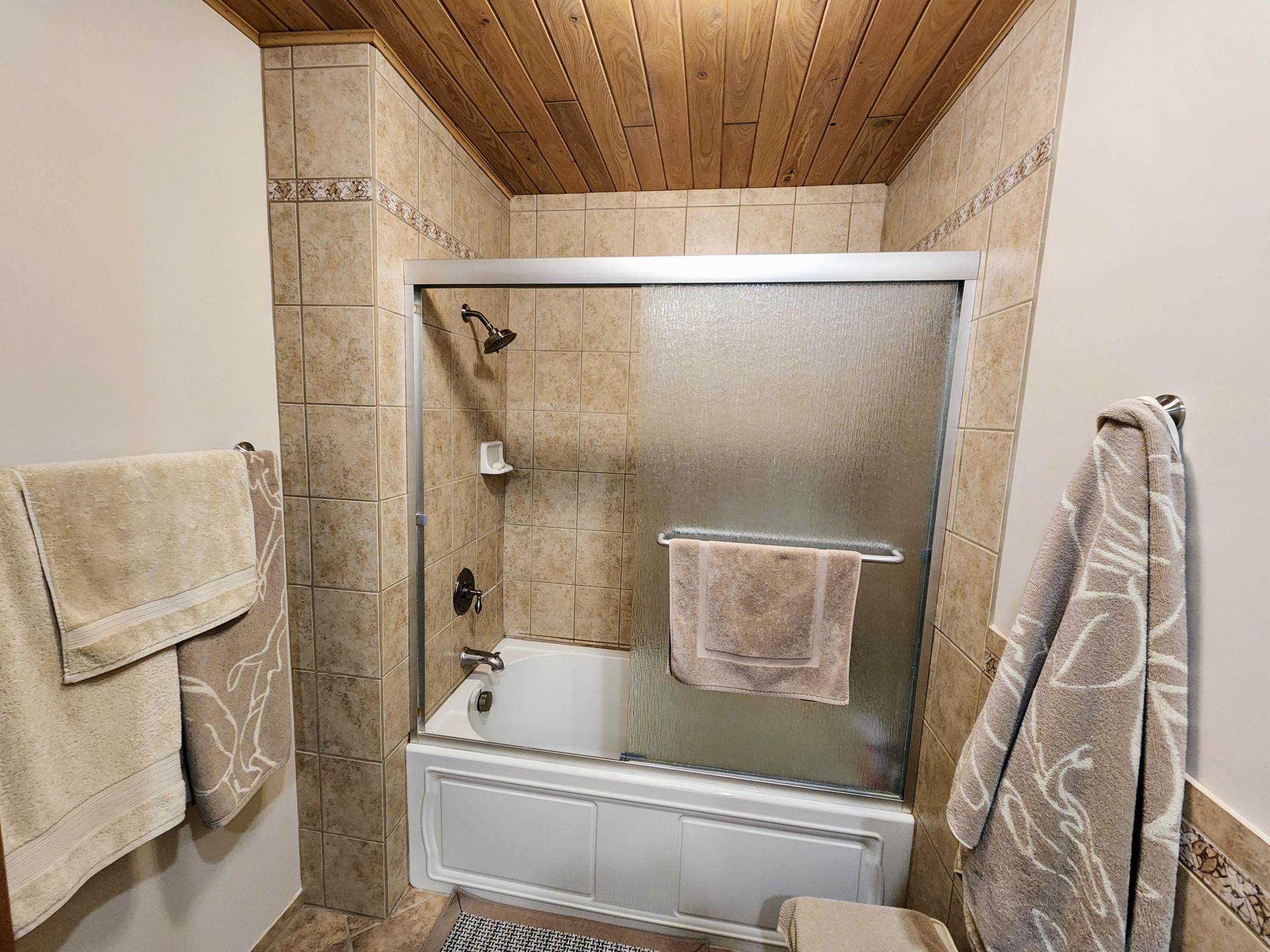 1985 single family home for sale at 25118 Highwood Loop in Akeley, MN — 3 bed, 2 bath (photo 14 of 35)