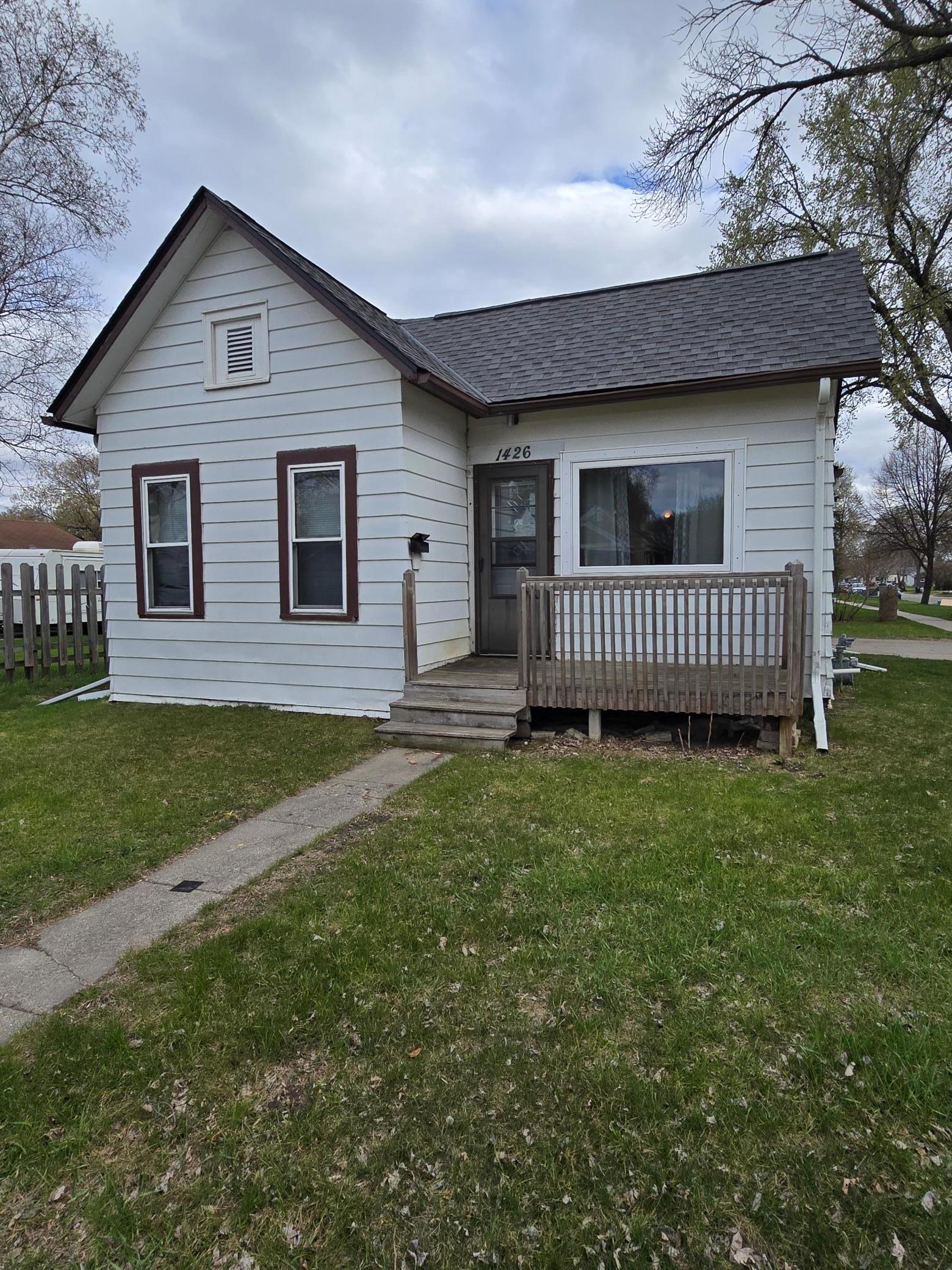 1426 13th Avenue S, Fargo ND 58103 - Photo 2 of 19