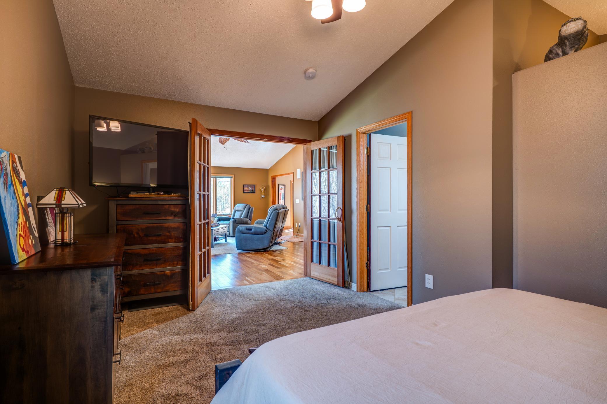 2008 single family home for sale at 8376 Cedar Crest Loop NW in Walker, MN — 3 bed, 3 bath (photo 15 of 70)