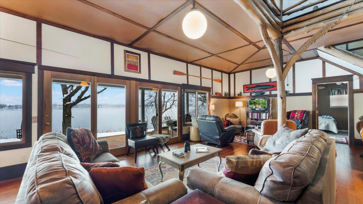 1913 single family home for sale at 1007 Van Dyke Road NW in Alexandria, MN — 4 bed, 3 bath (photo 14 of 71)