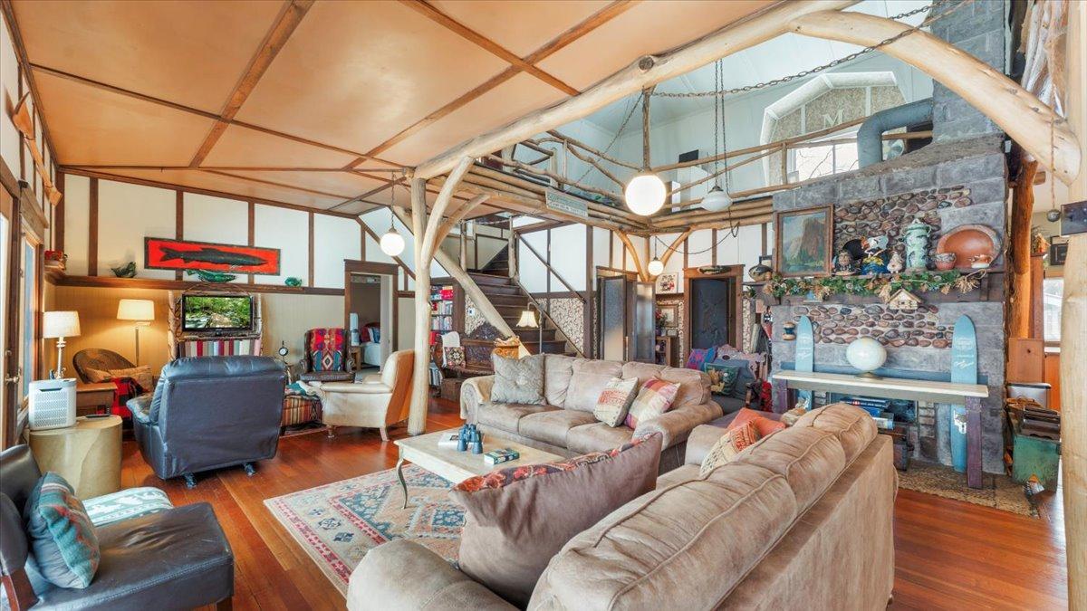 1913 single family home for sale at 1007 Van Dyke Road NW in Alexandria, MN — 4 bed, 3 bath (photo 16 of 71)