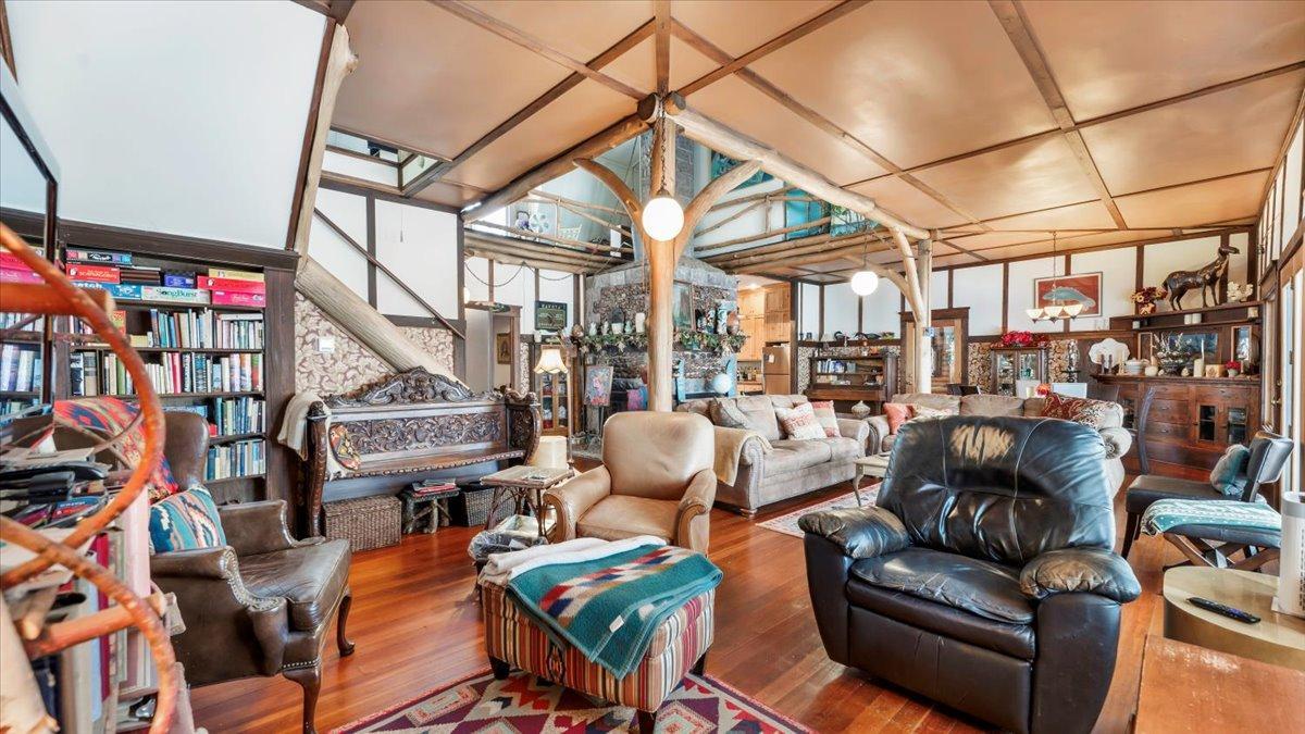 1913 single family home for sale at 1007 Van Dyke Road NW in Alexandria, MN — 4 bed, 3 bath (photo 21 of 71)