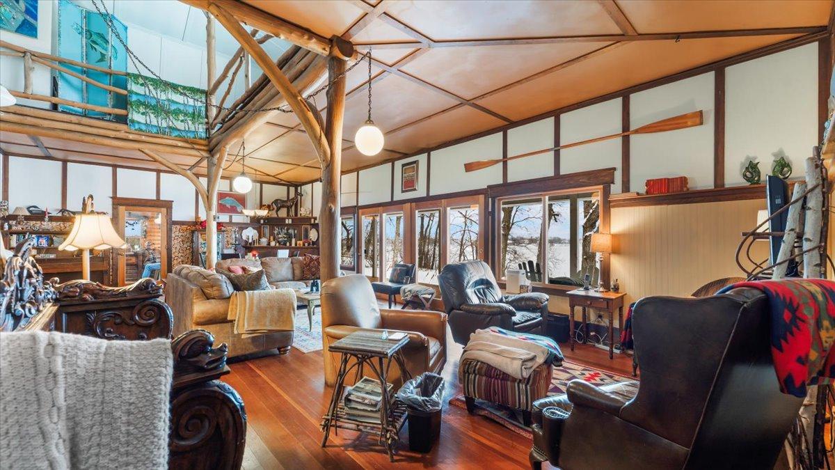 1913 single family home for sale at 1007 Van Dyke Road NW in Alexandria, MN — 4 bed, 3 bath (photo 23 of 71)
