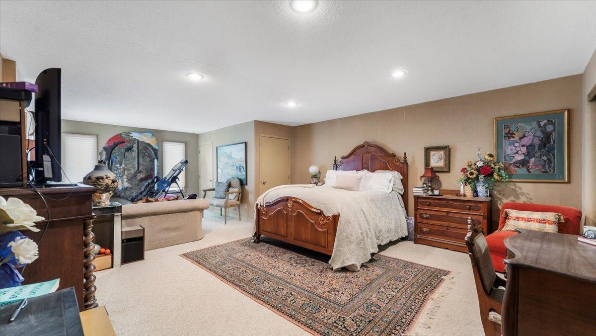 1913 single family home for sale at 1007 Van Dyke Road NW in Alexandria, MN — 4 bed, 3 bath (photo 36 of 71)
