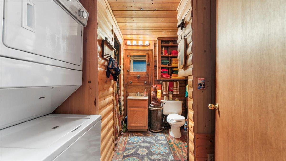 1913 single family home for sale at 1007 Van Dyke Road NW in Alexandria, MN — 4 bed, 3 bath (photo 42 of 71)