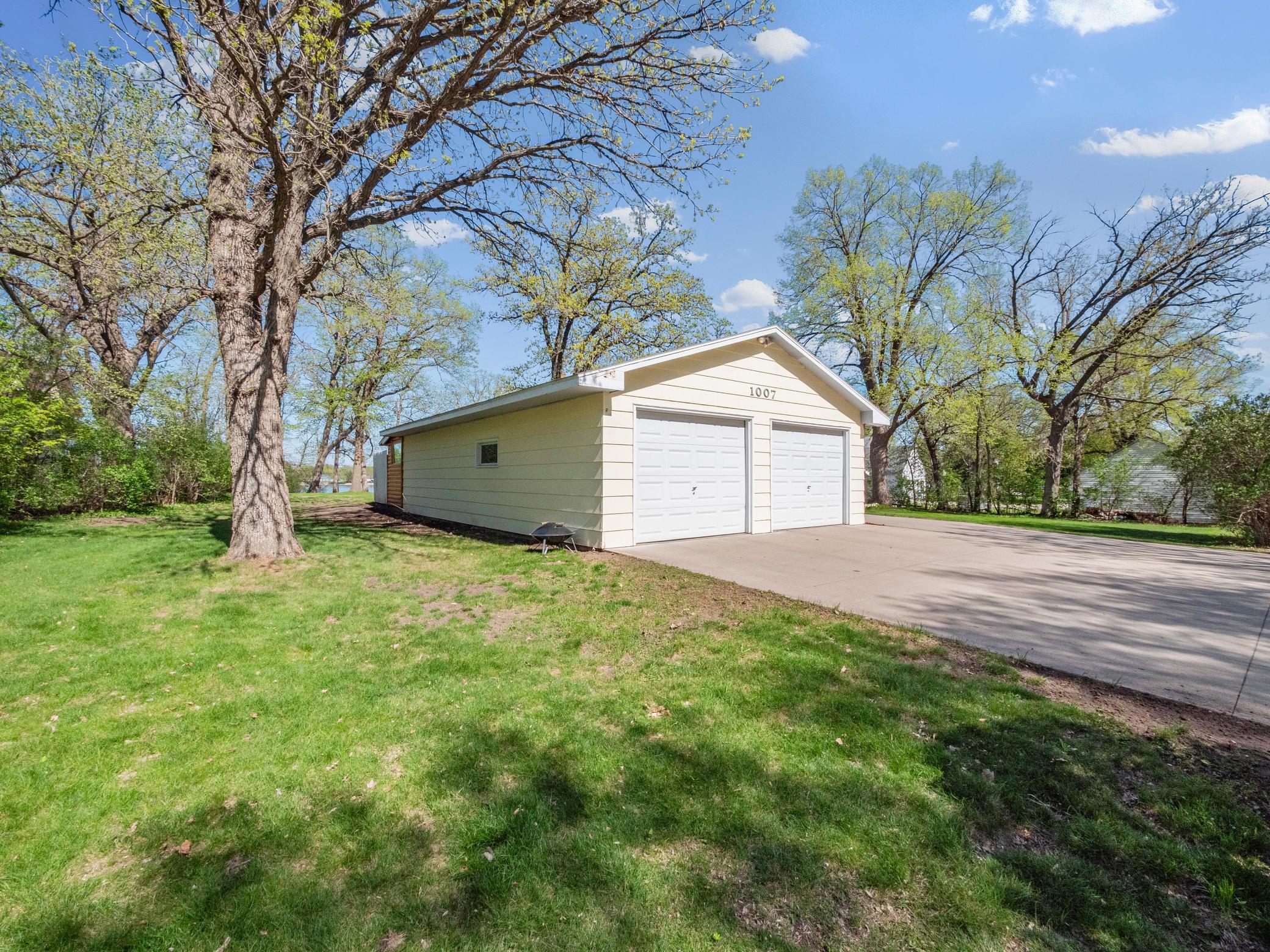1913 single family home for sale at 1007 Van Dyke Road NW in Alexandria, MN — 4 bed, 3 bath (photo 45 of 71)