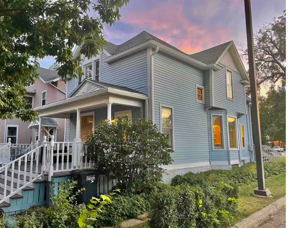 1898 single family home for sale at 203 8th Street S in Fargo, ND — 3 bed, 2 bath (photo 2 of 40)