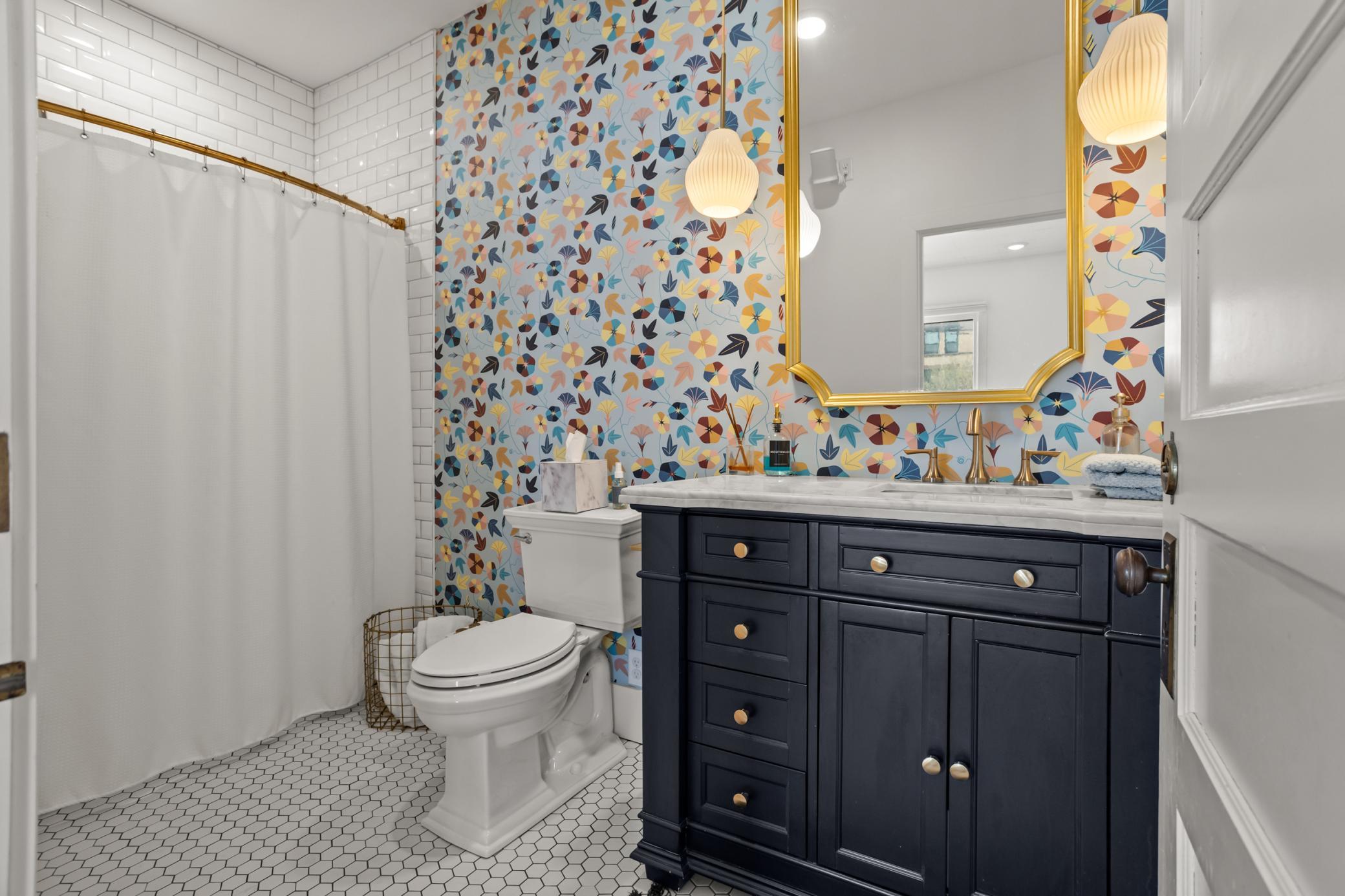 1898 single family home for sale at 203 8th Street S in Fargo, ND — 3 bed, 2 bath (photo 18 of 40)