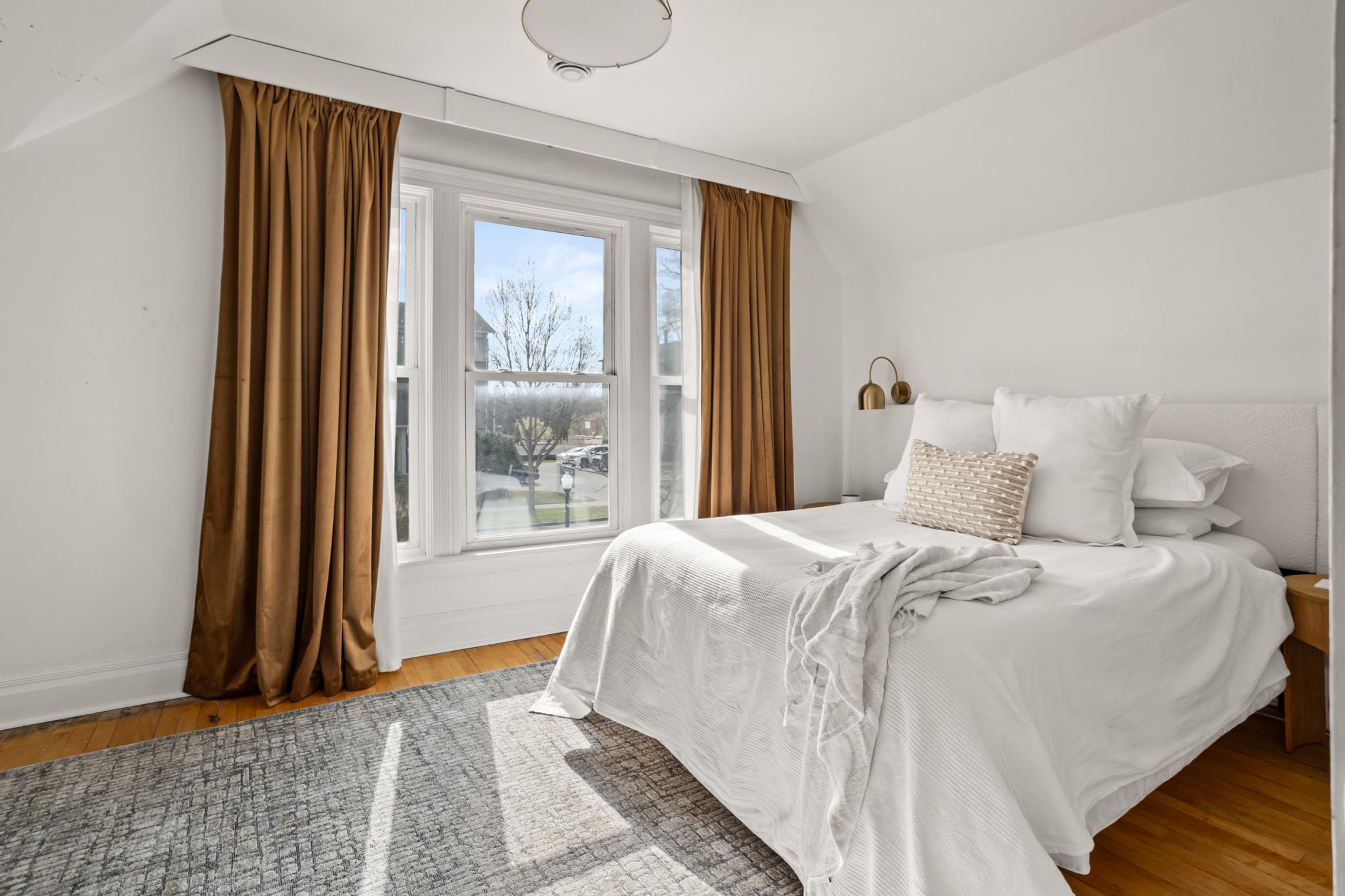 1898 single family home for sale at 203 8th Street S in Fargo, ND — 3 bed, 2 bath (photo 23 of 40)